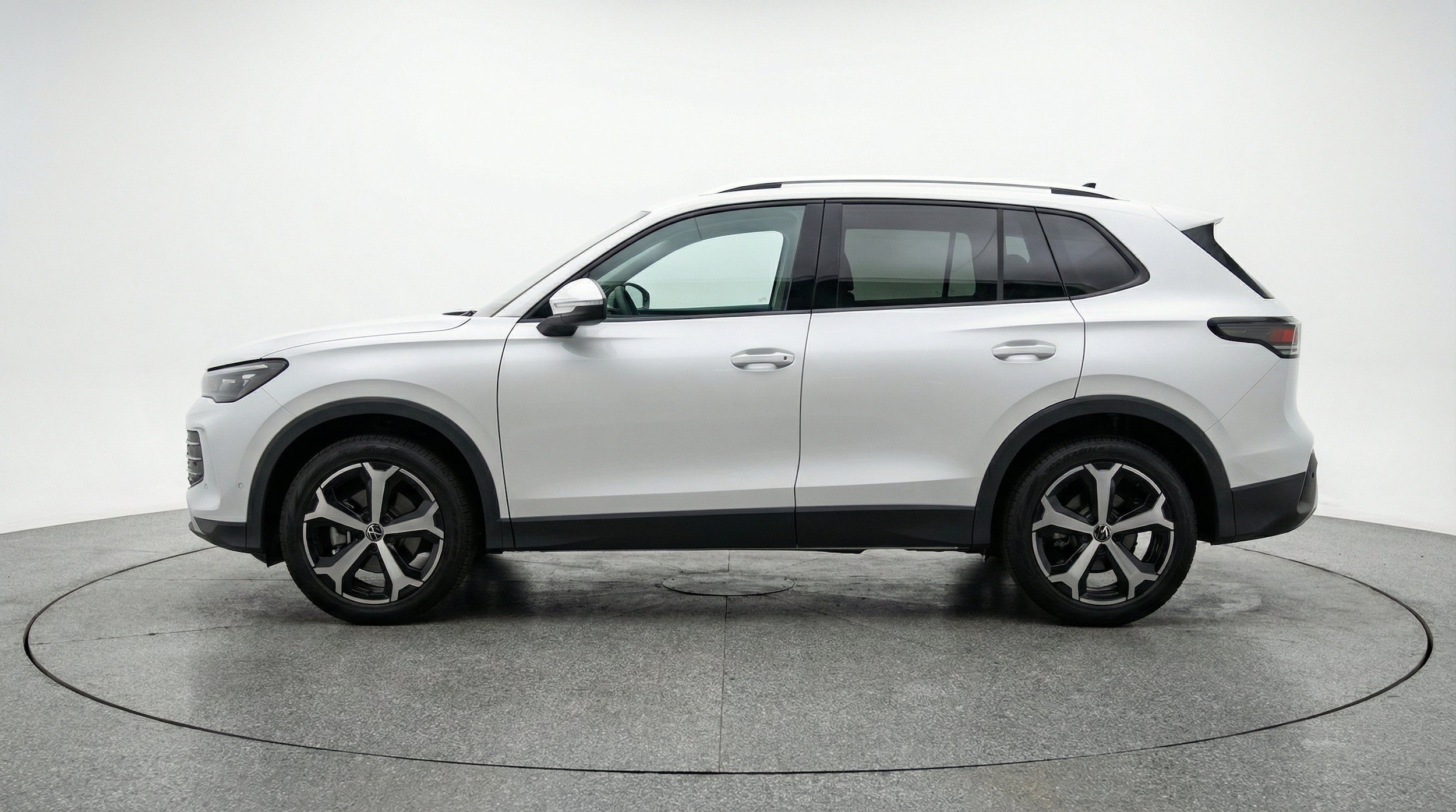 Thumbnail: 2026 Volkswagen Tiguan - 5