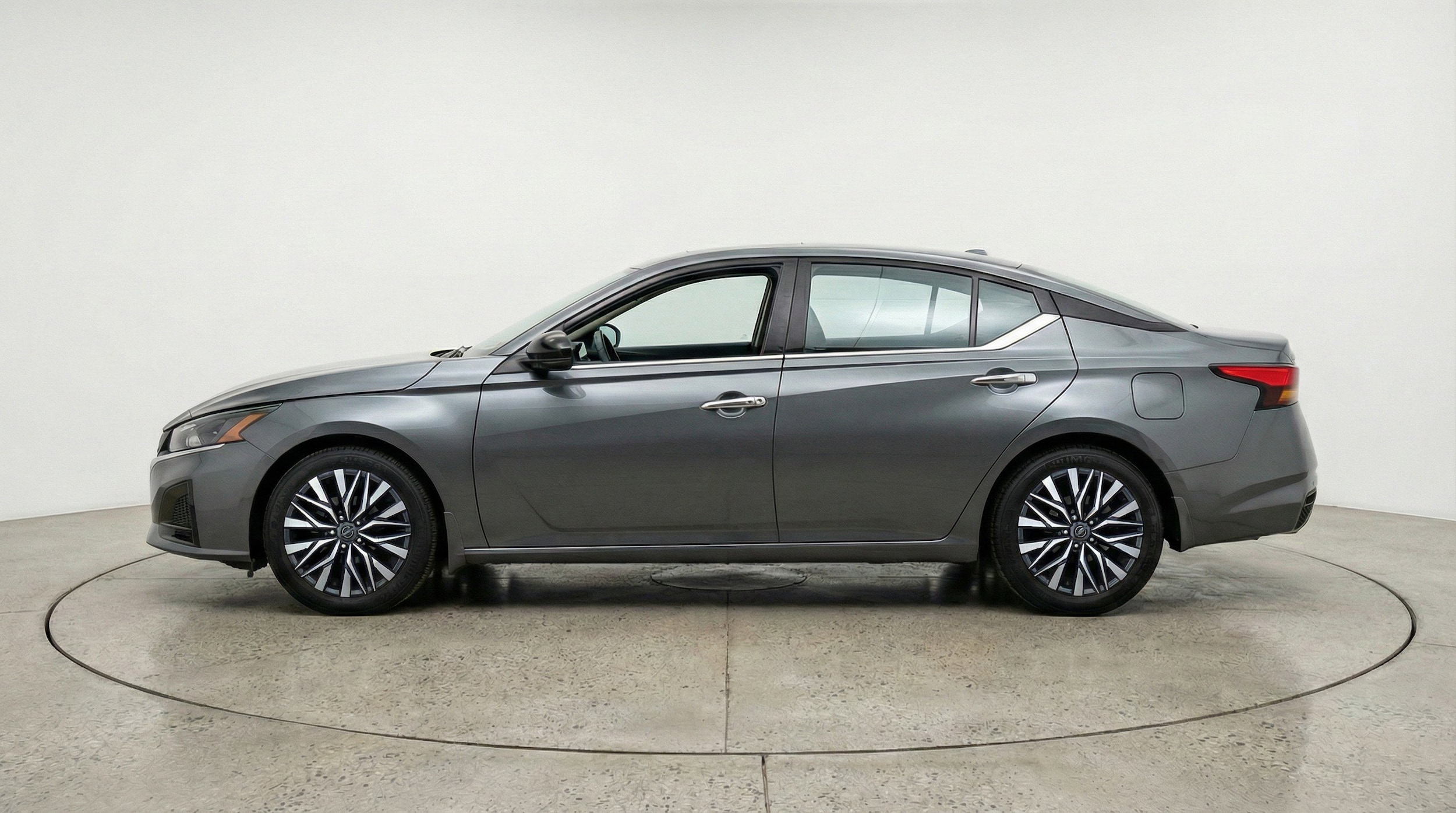 Thumbnail: 2025 Nissan Altima - 5