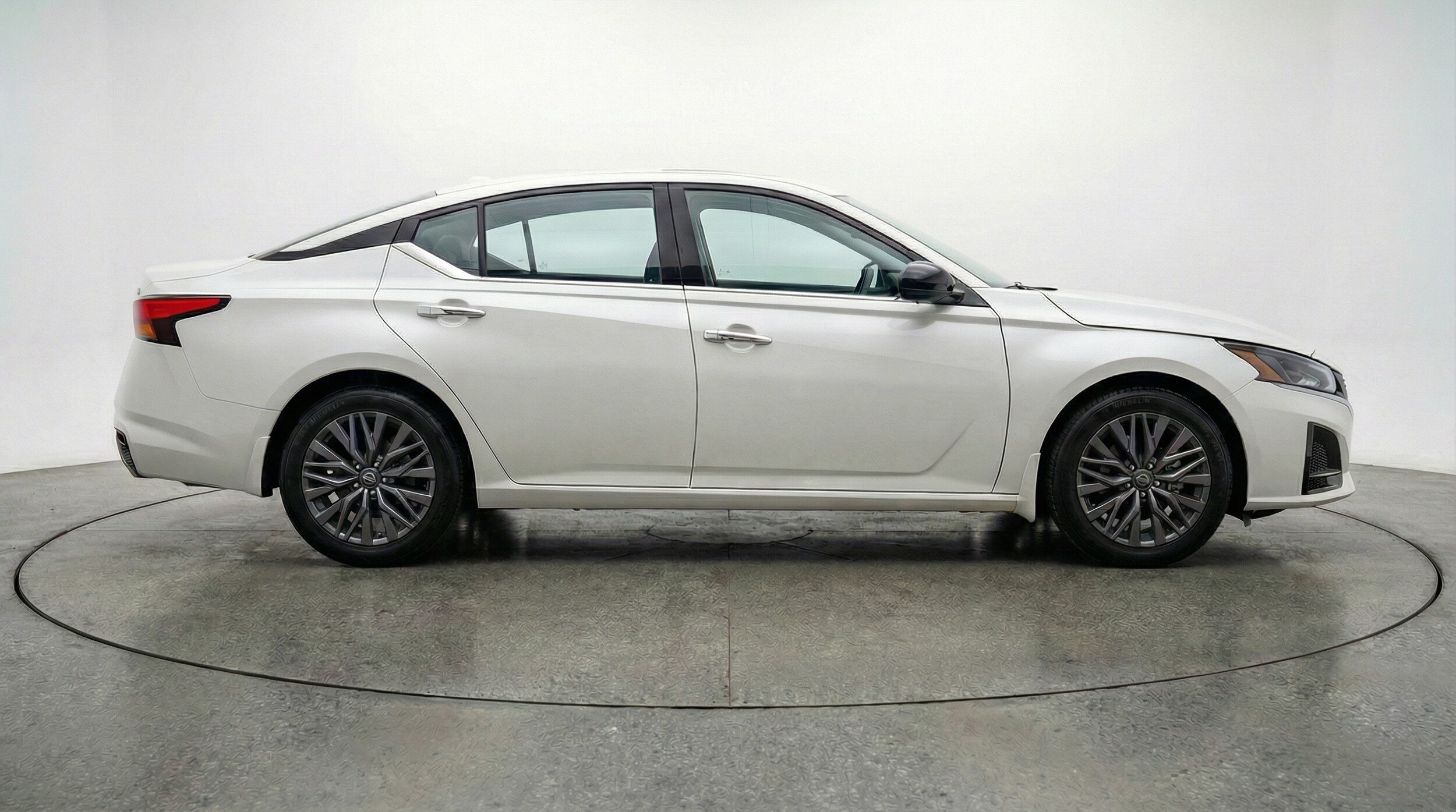 Thumbnail: 2025 Nissan Altima - 8