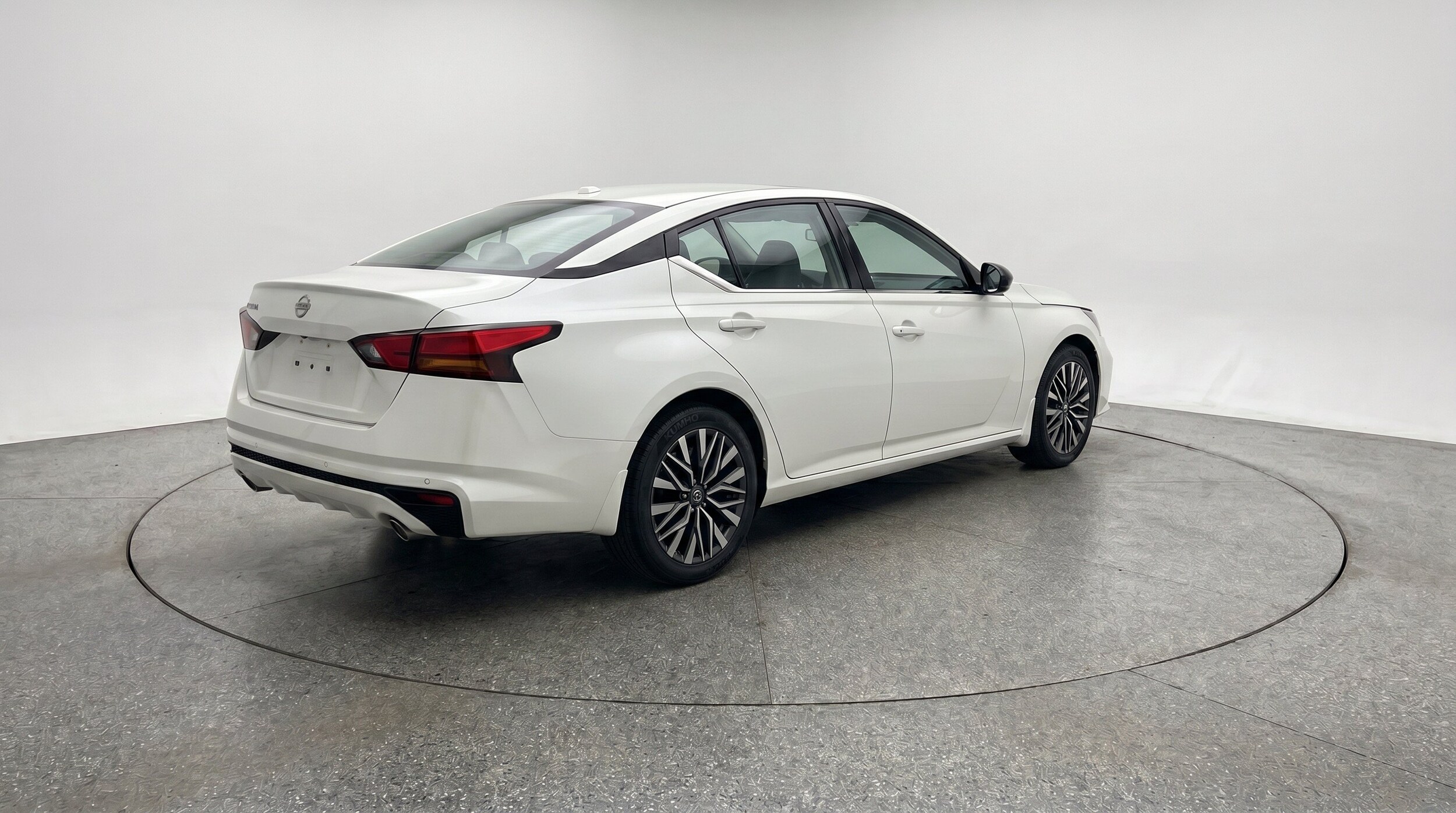 Thumbnail: 2025 Nissan Altima - 9