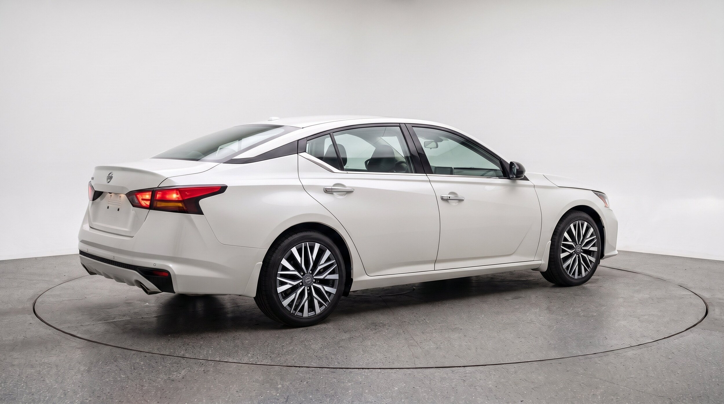 Thumbnail: 2025 Nissan Altima - 9