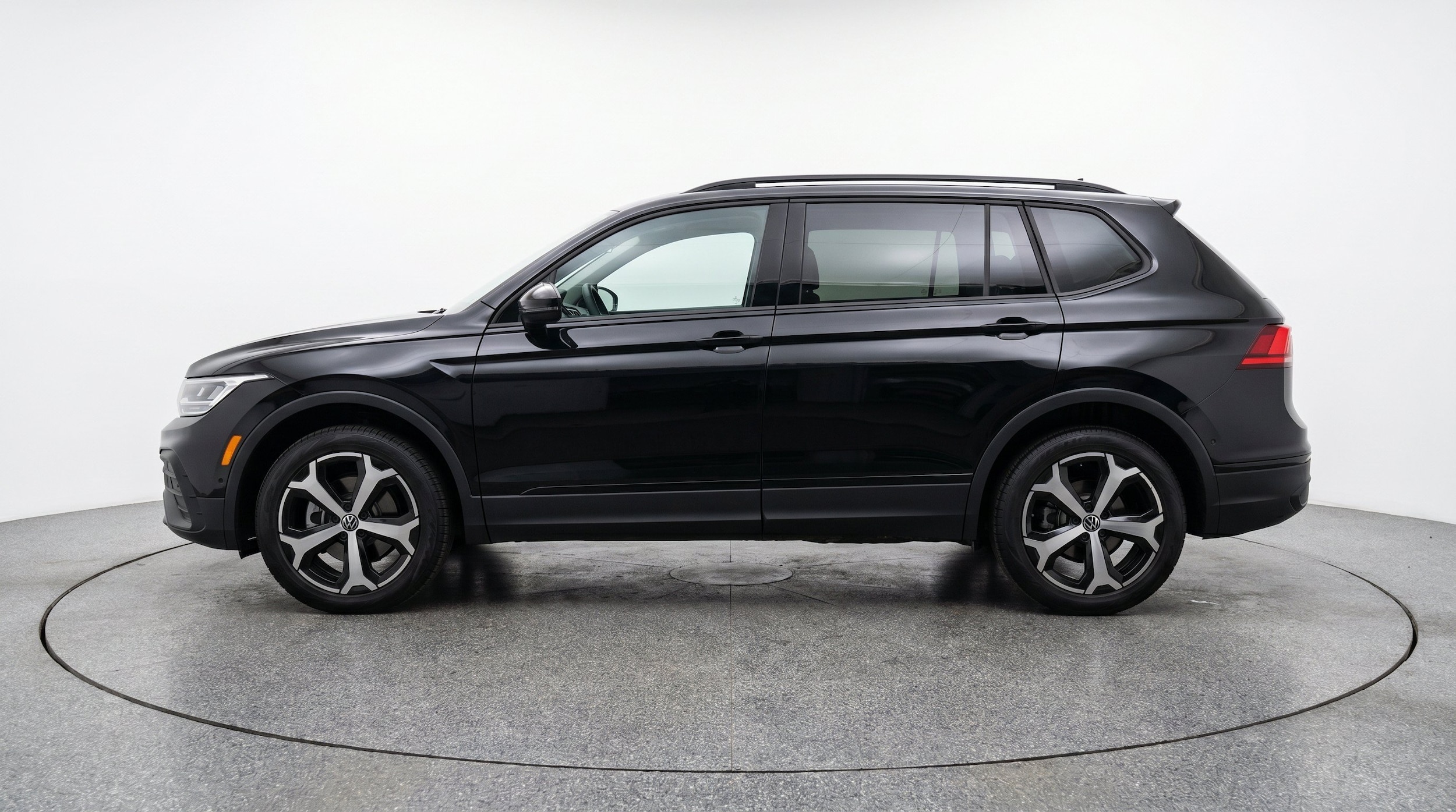 Thumbnail: 2026 Volkswagen Tiguan - 5