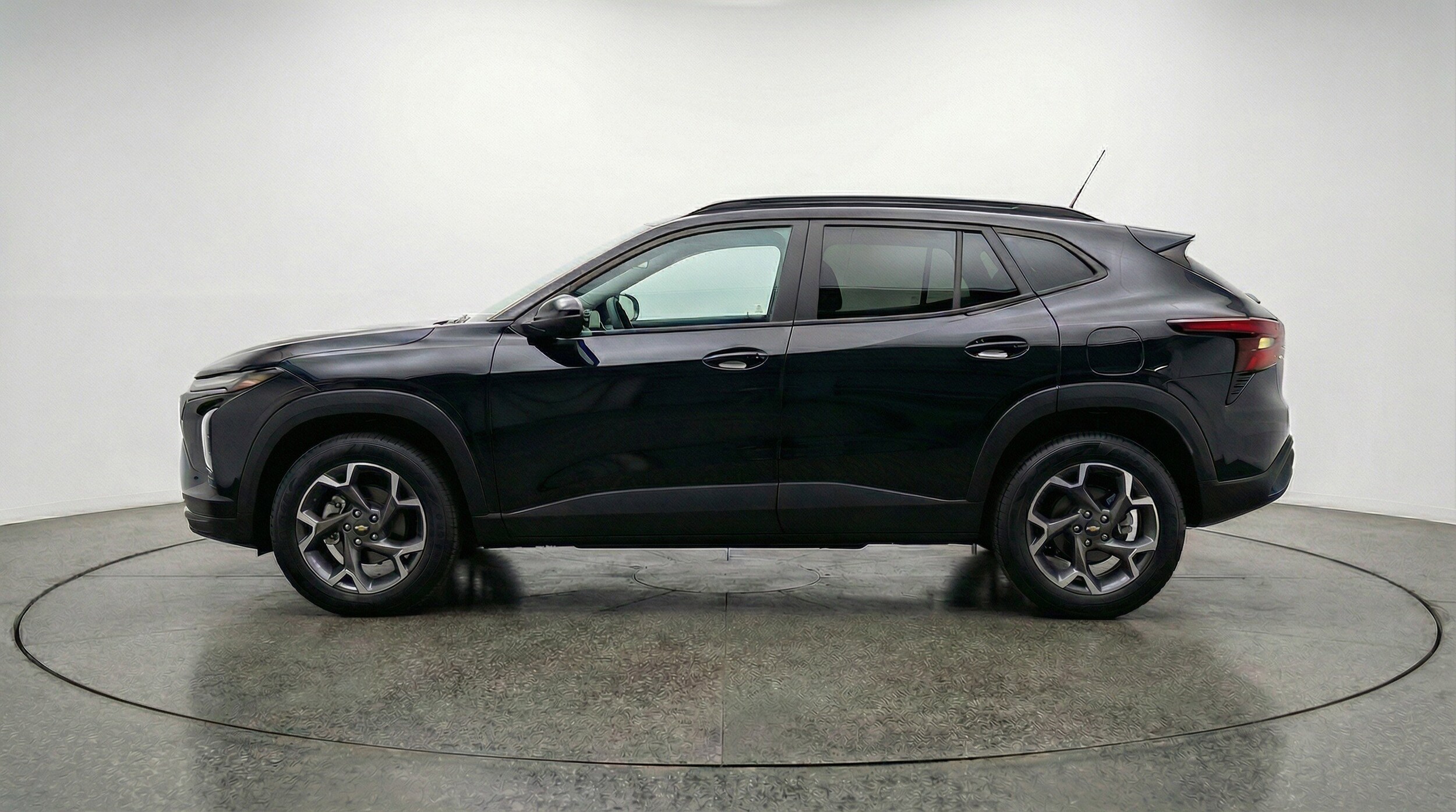 Thumbnail: 2025 Chevrolet Trax - 5