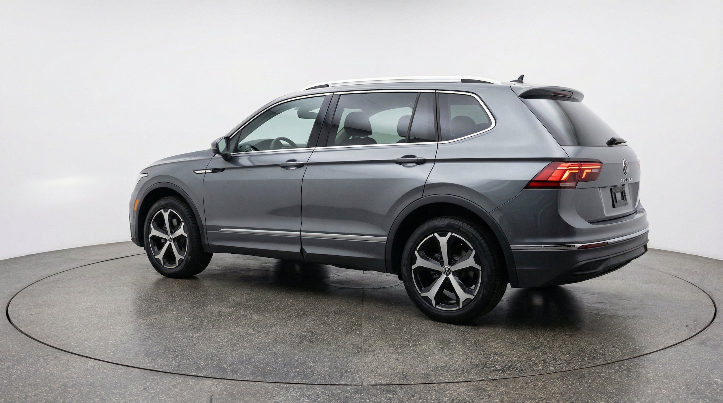 Thumbnail: 2026 Volkswagen Tiguan - 6