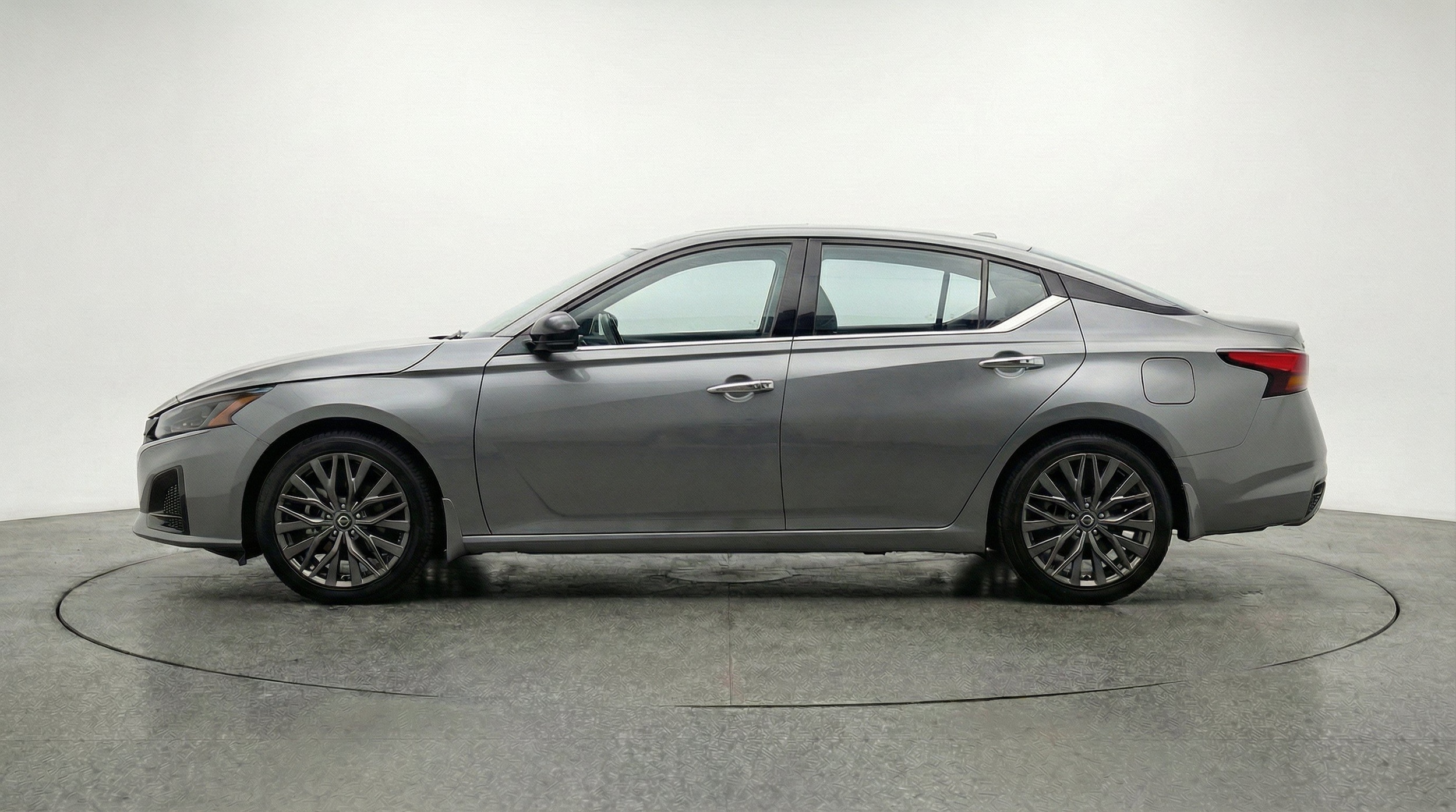 Thumbnail: 2025 Nissan Altima - 5