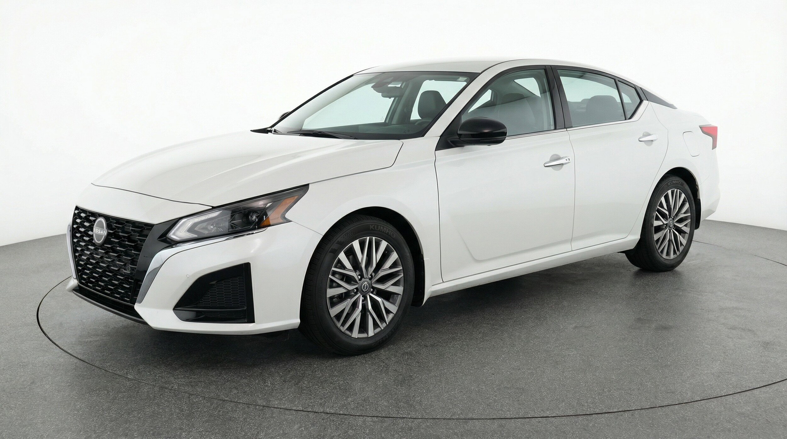 Thumbnail: 2025 Nissan Altima - 3