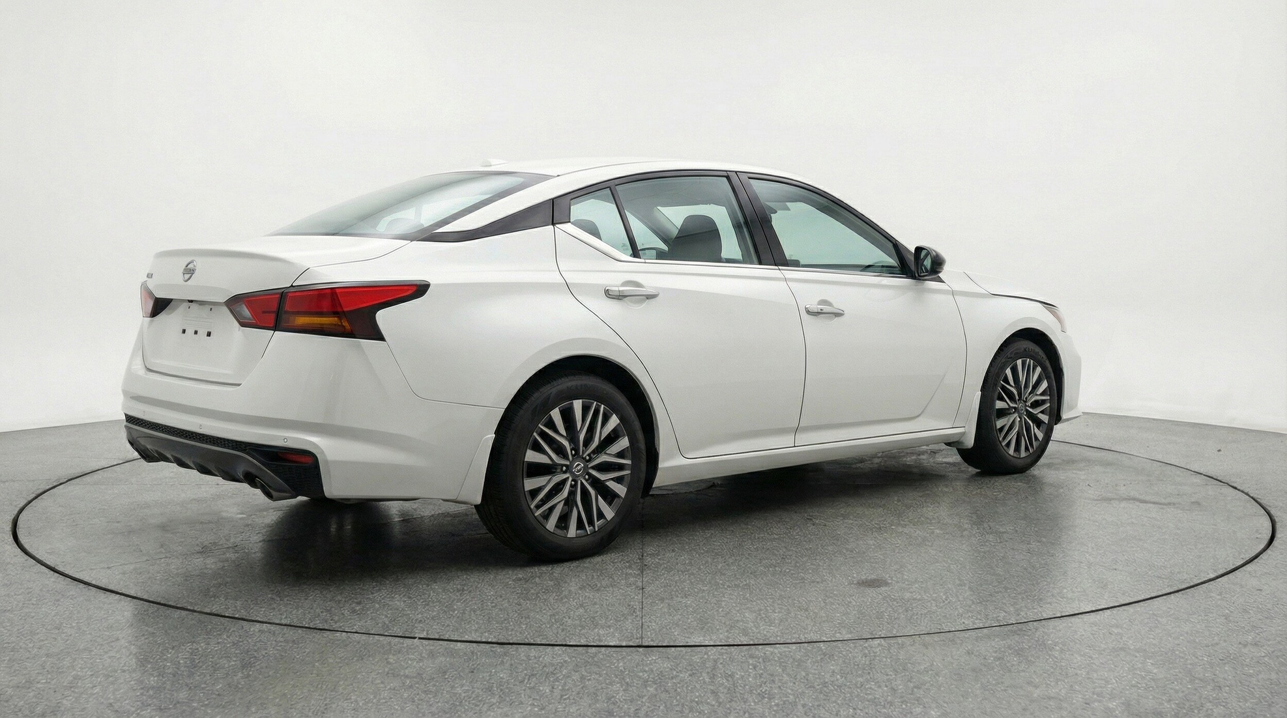 Thumbnail: 2025 Nissan Altima - 9