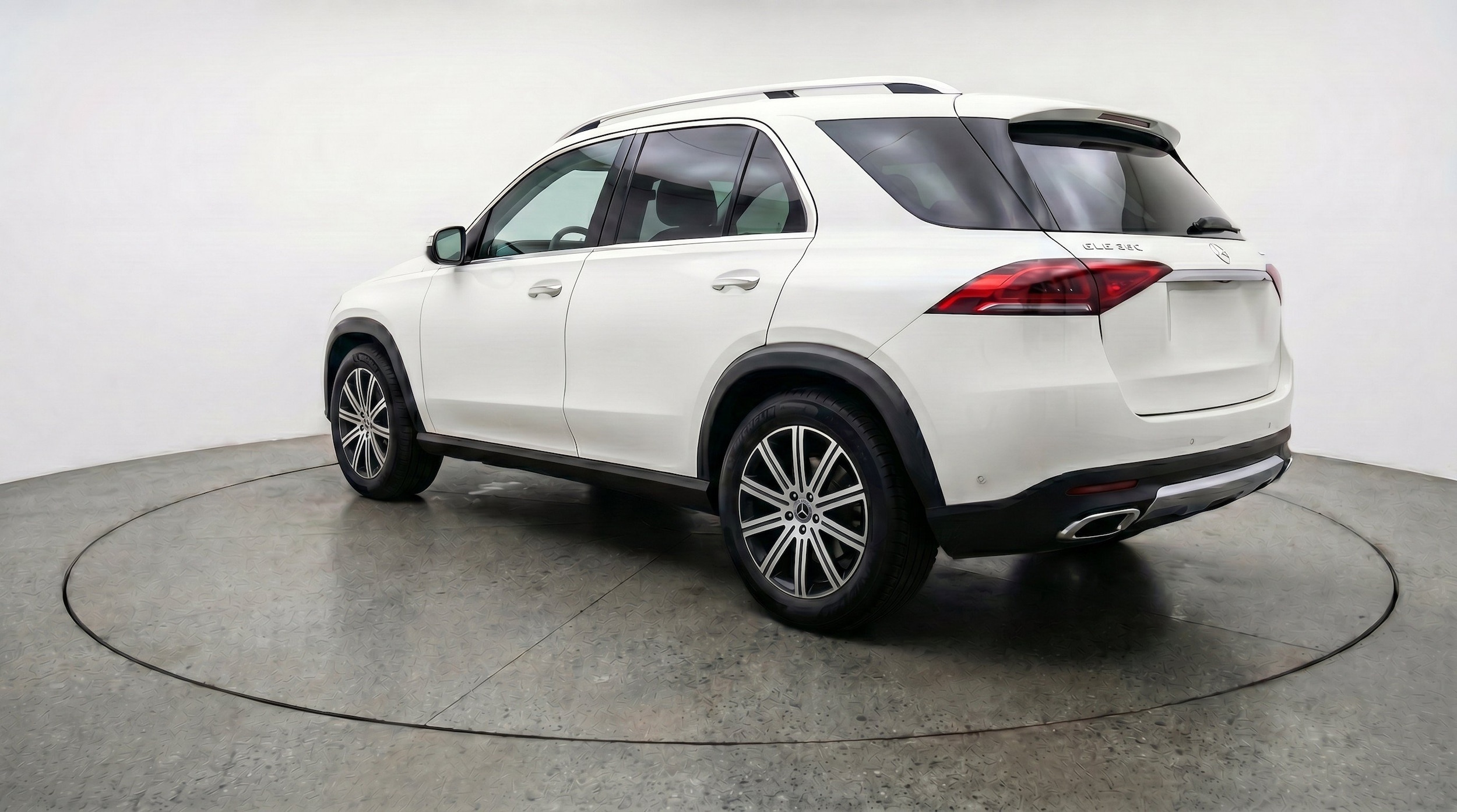 Thumbnail: 2026 Mercedes-Benz GLE - 6