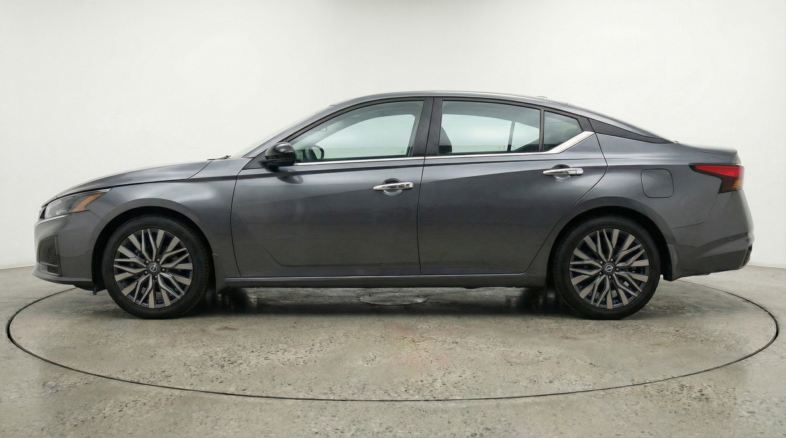 Thumbnail: 2025 Nissan Altima - 5