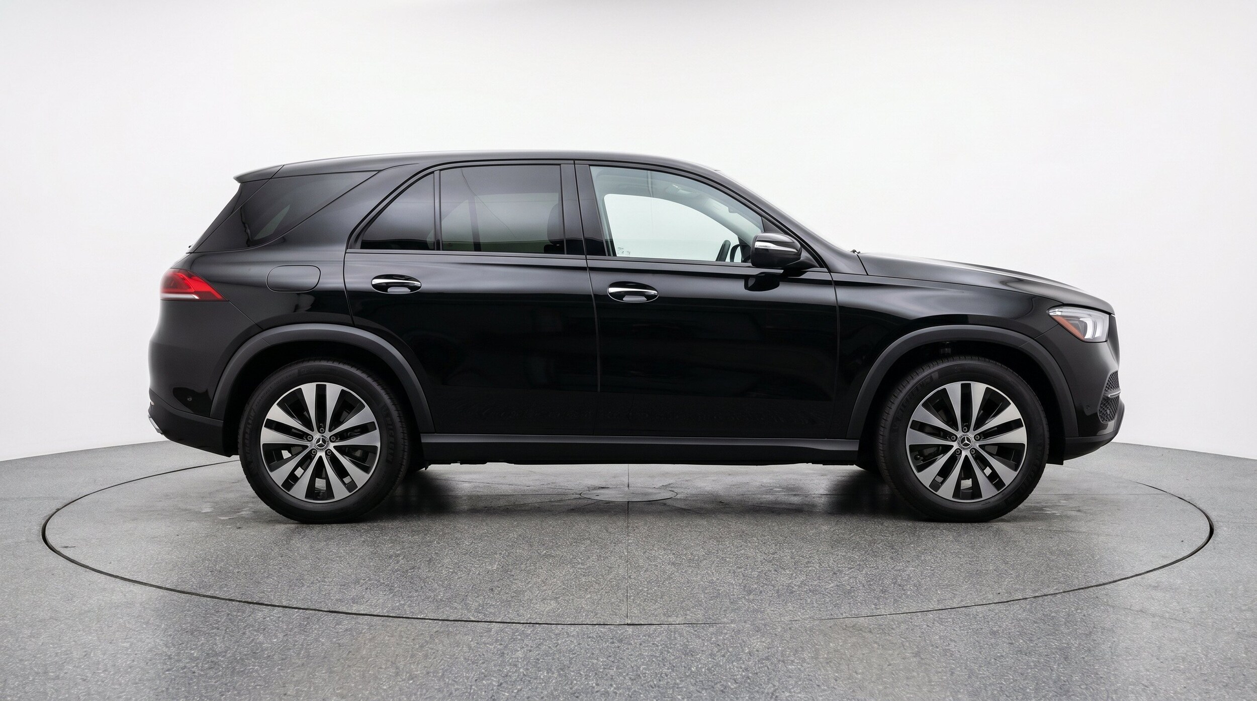 Thumbnail: 2026 Mercedes-Benz GLE - 10