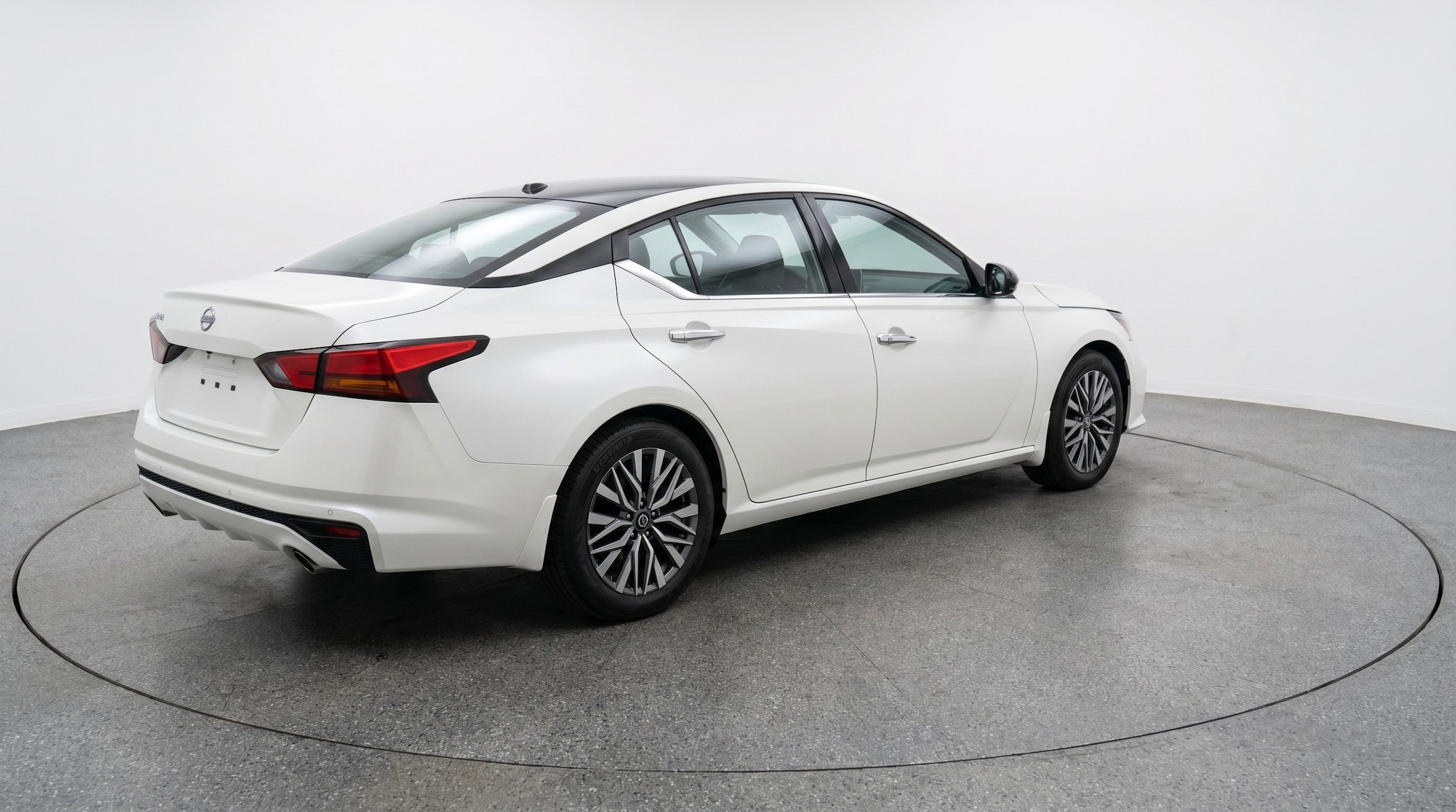 Thumbnail: 2025 Nissan Altima - 9