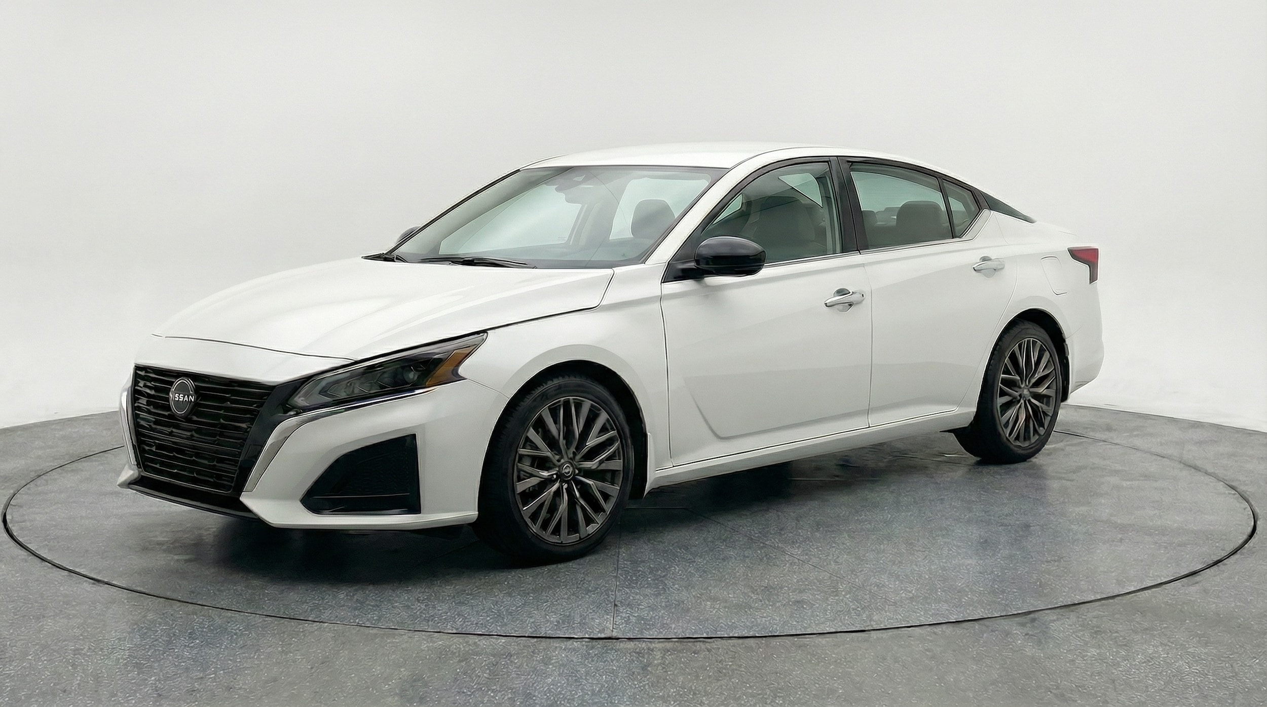 Thumbnail: 2025 Nissan Altima - 3