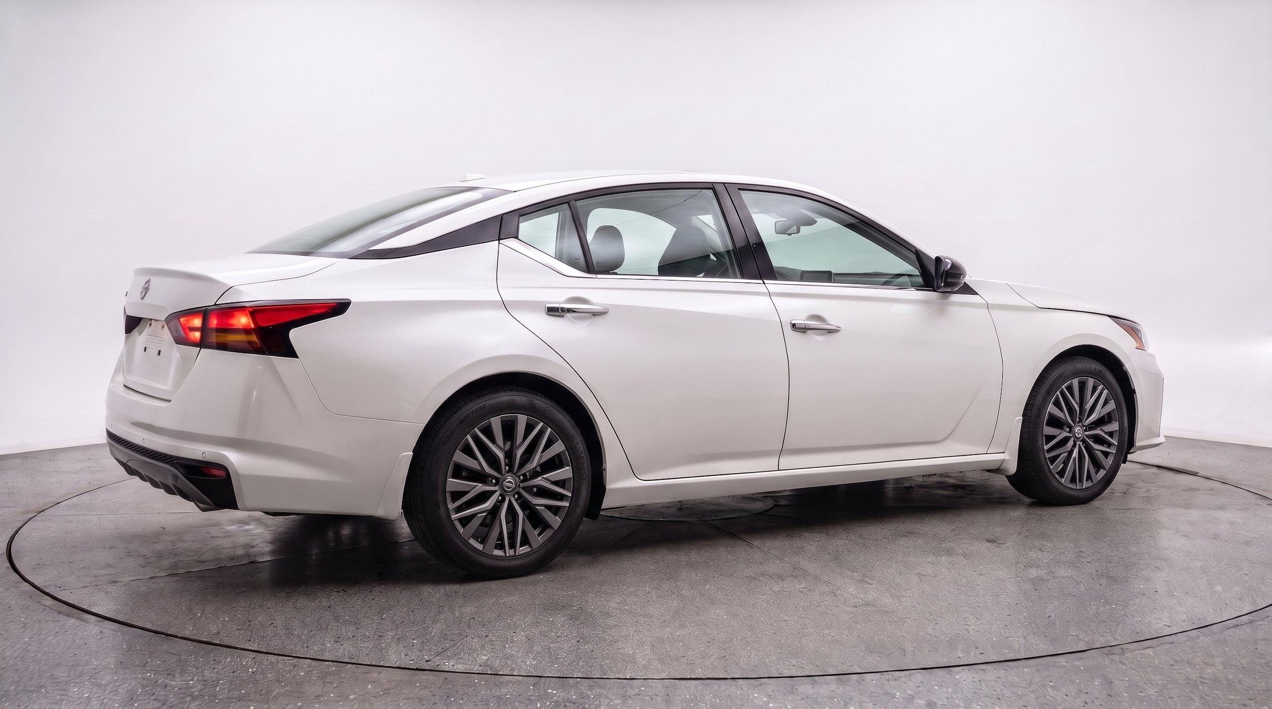 Thumbnail: 2025 Nissan Altima - 9