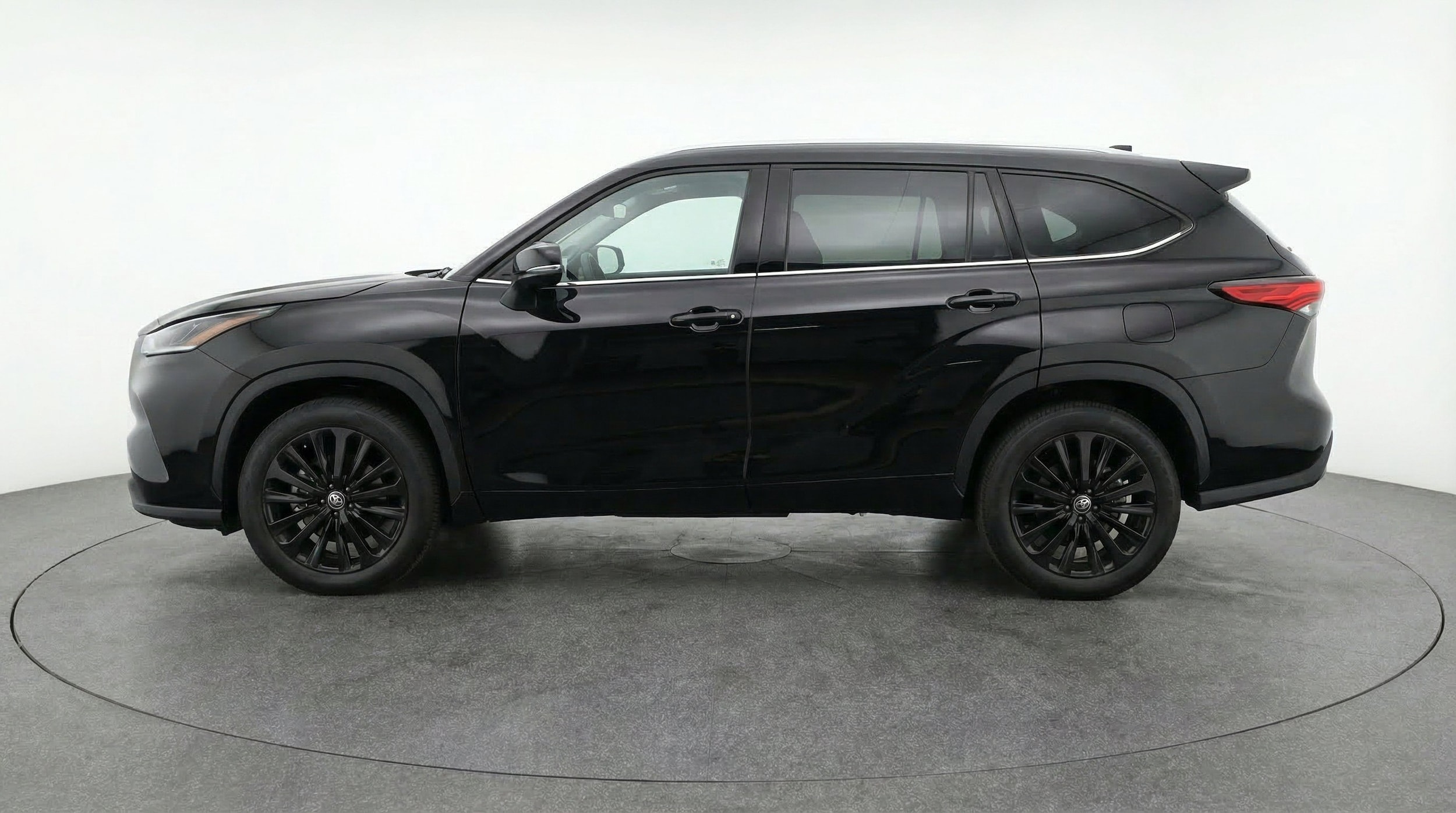 Thumbnail: 2025 Toyota Highlander - 5