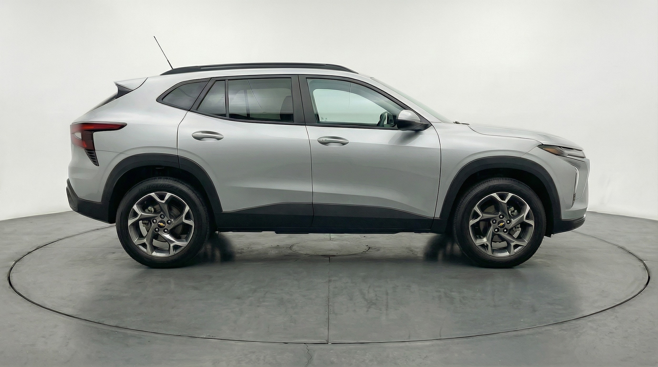 Thumbnail: 2025 Chevrolet Trax - 8