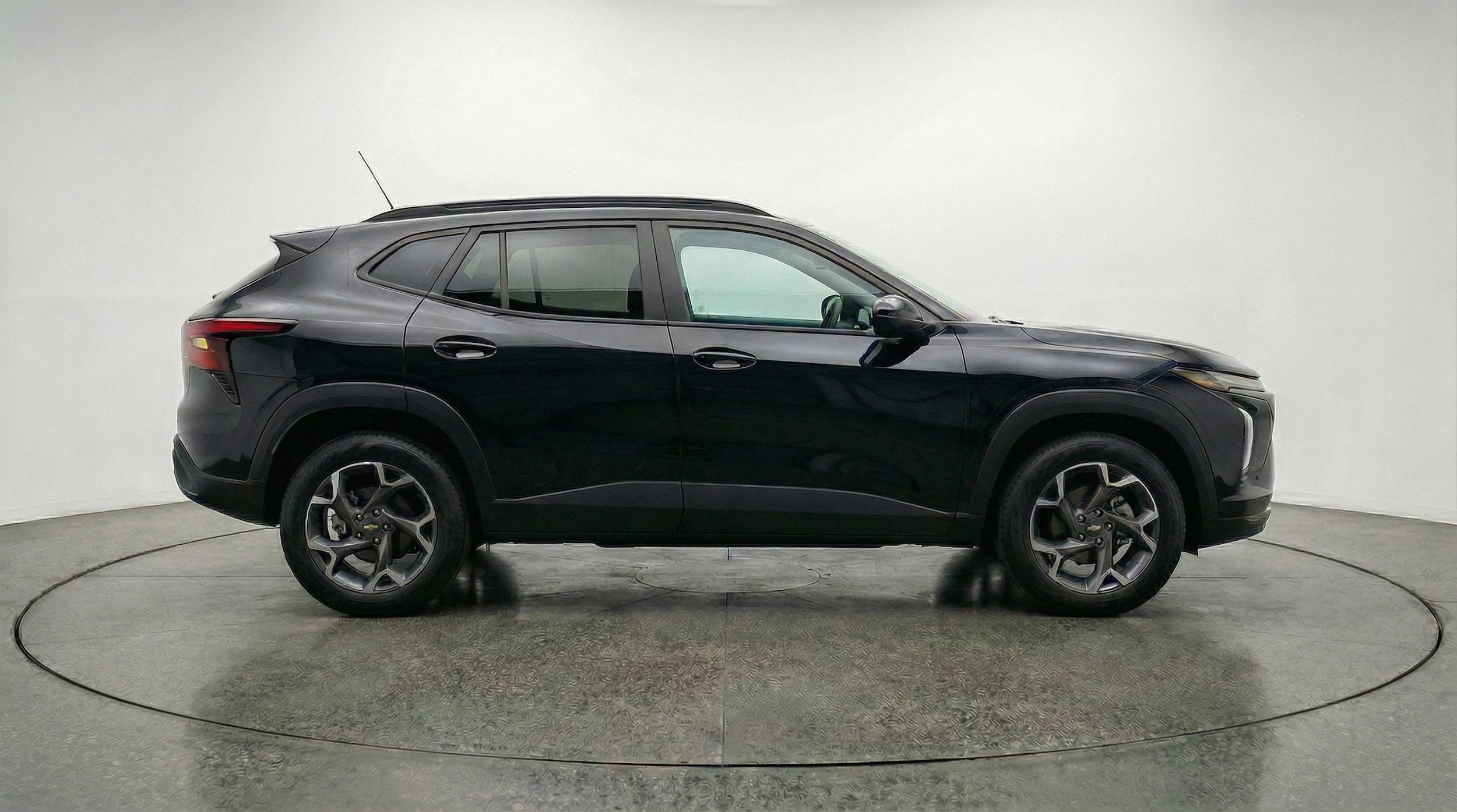 Thumbnail: 2025 Chevrolet Trax - 8