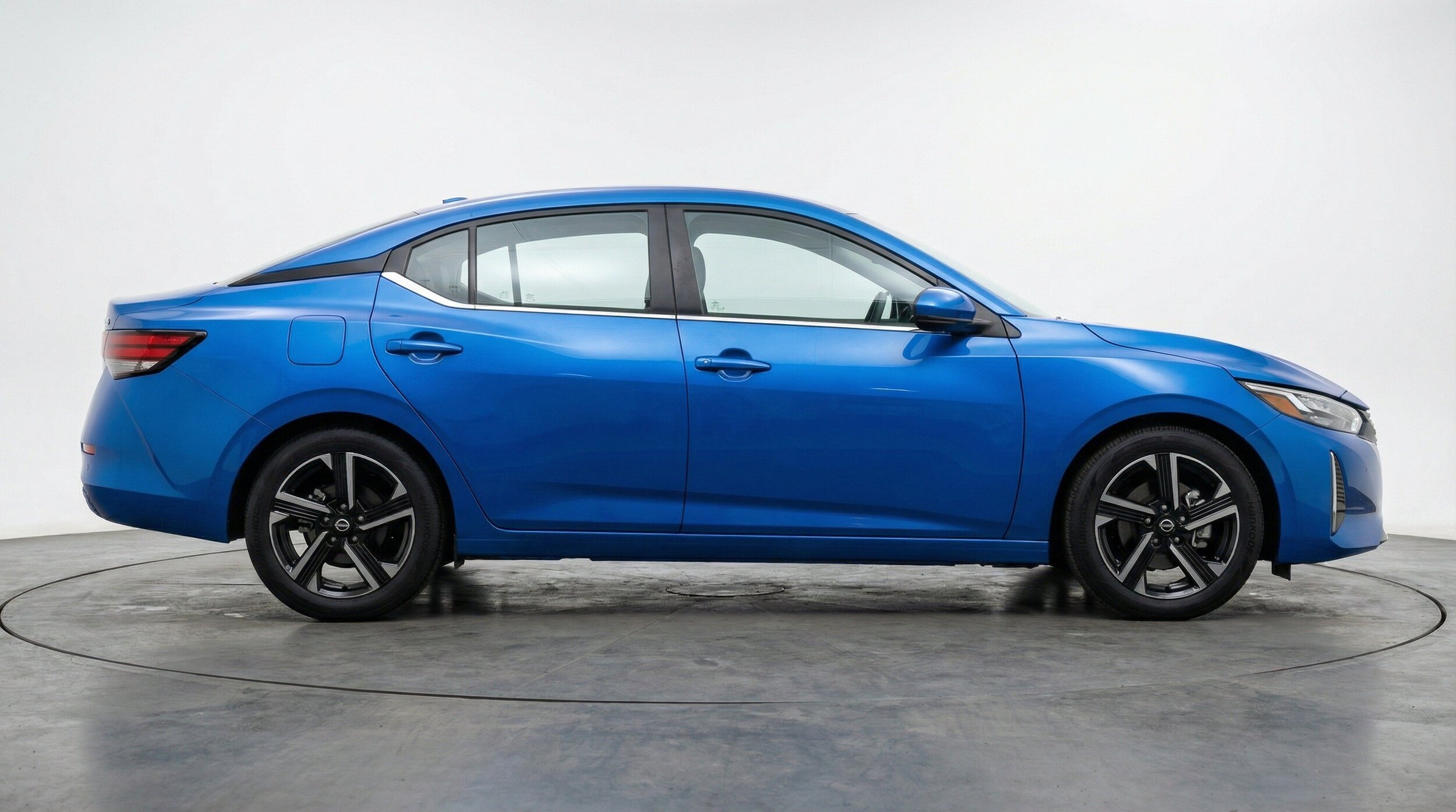 Thumbnail: 2025 Nissan Sentra - 10