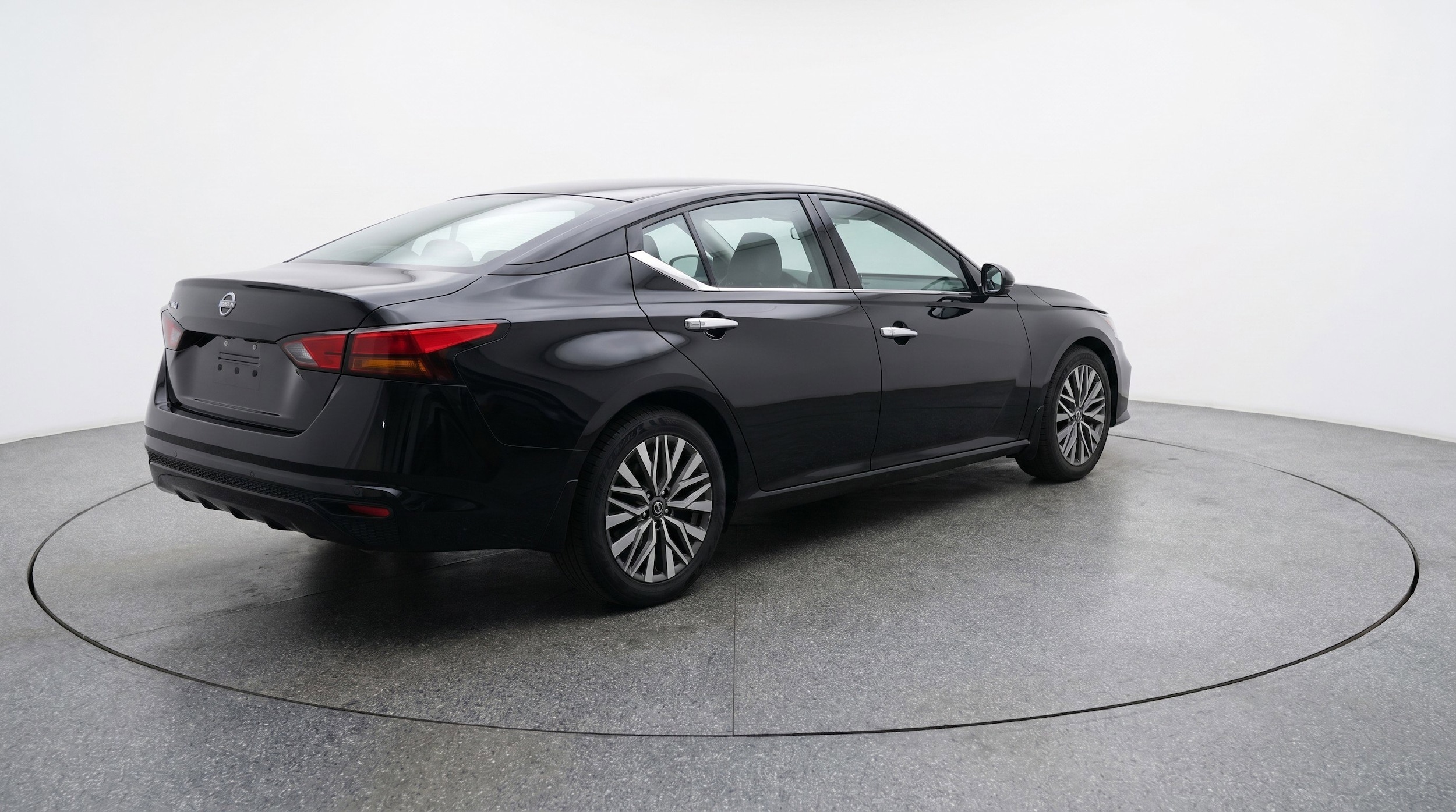 Thumbnail: 2025 Nissan Altima - 9