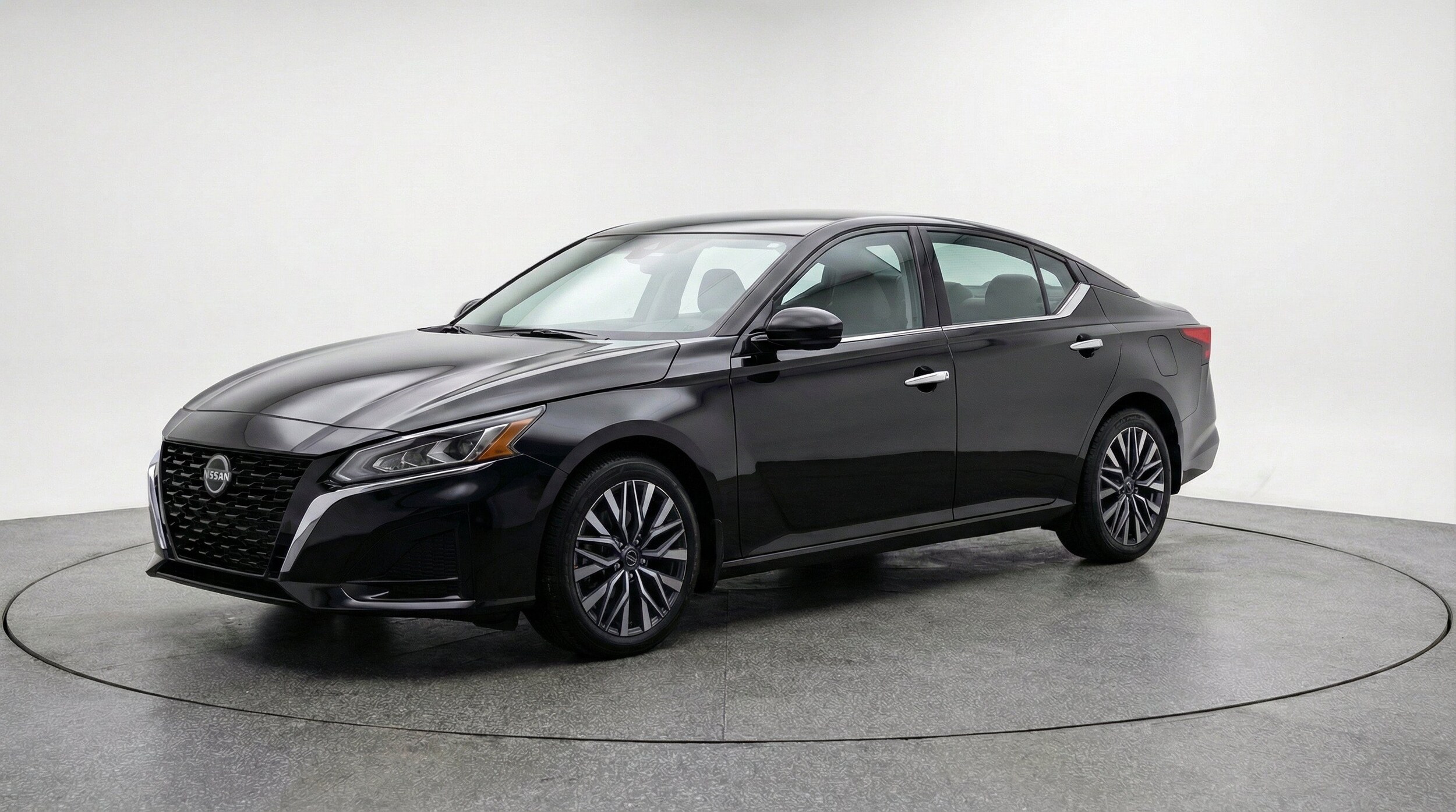Thumbnail: 2025 Nissan Altima - 3
