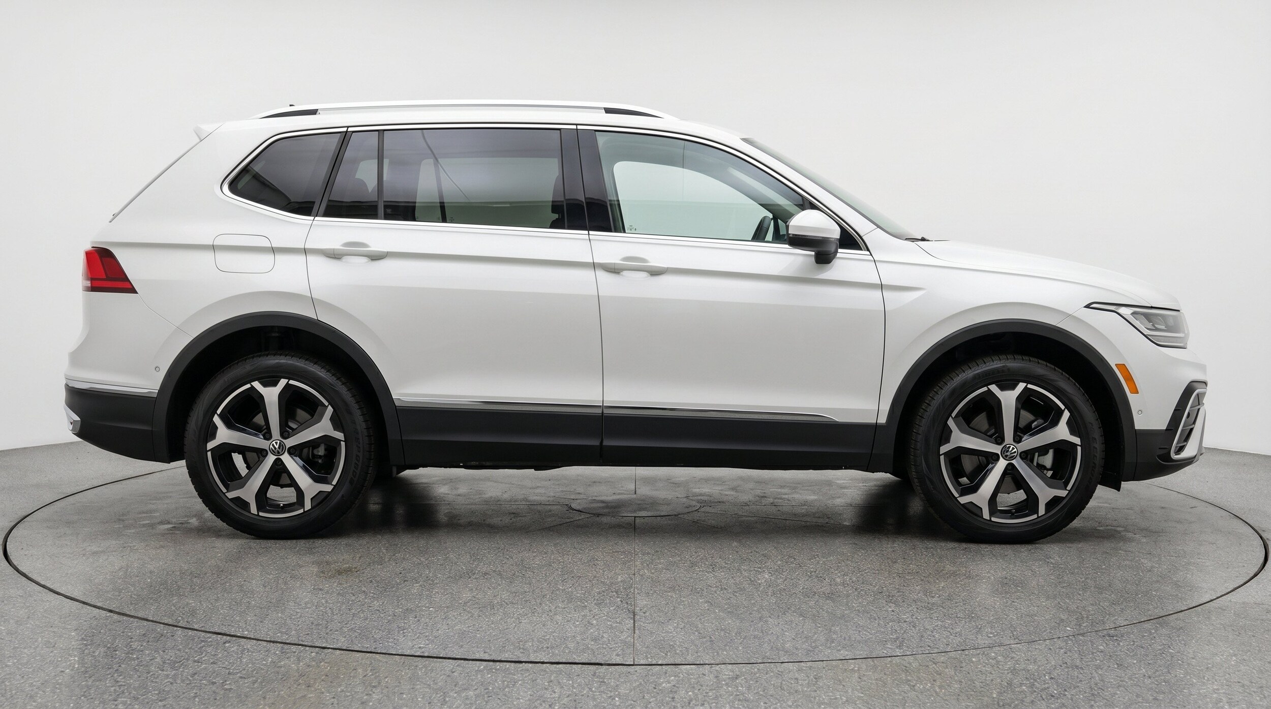 Thumbnail: 2026 Volkswagen Tiguan - 11