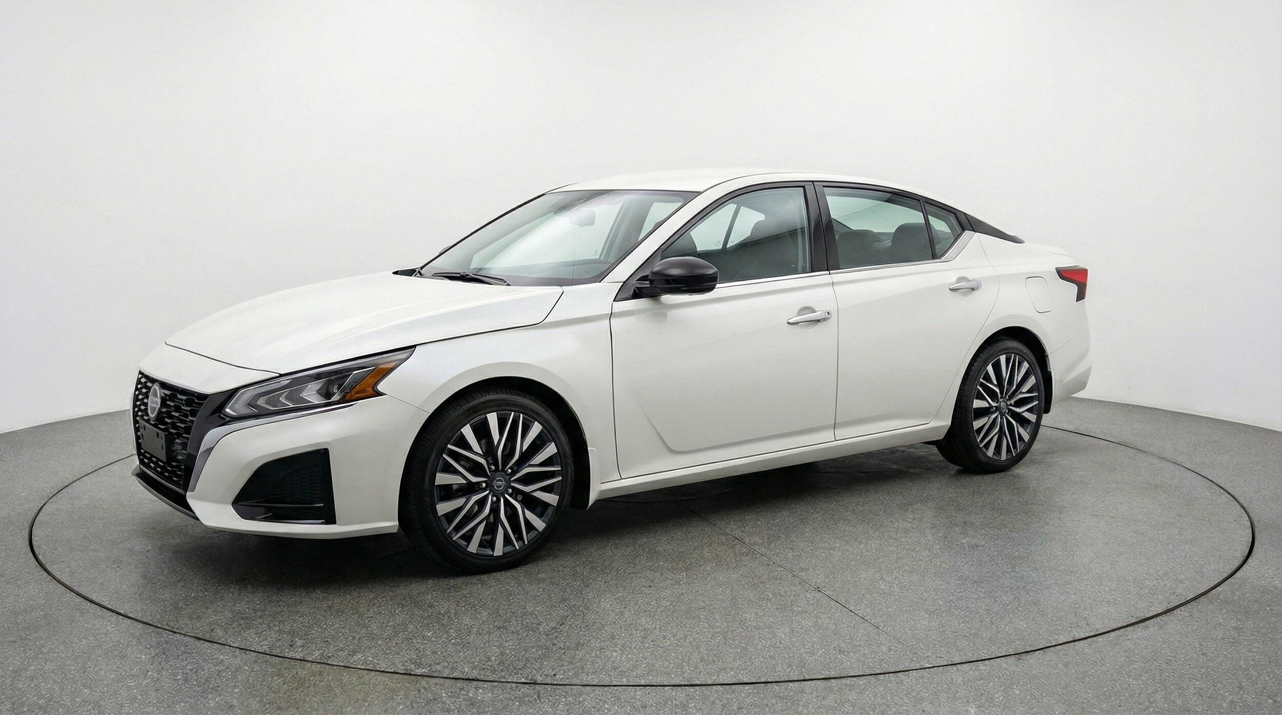 Thumbnail: 2025 Nissan Altima - 3