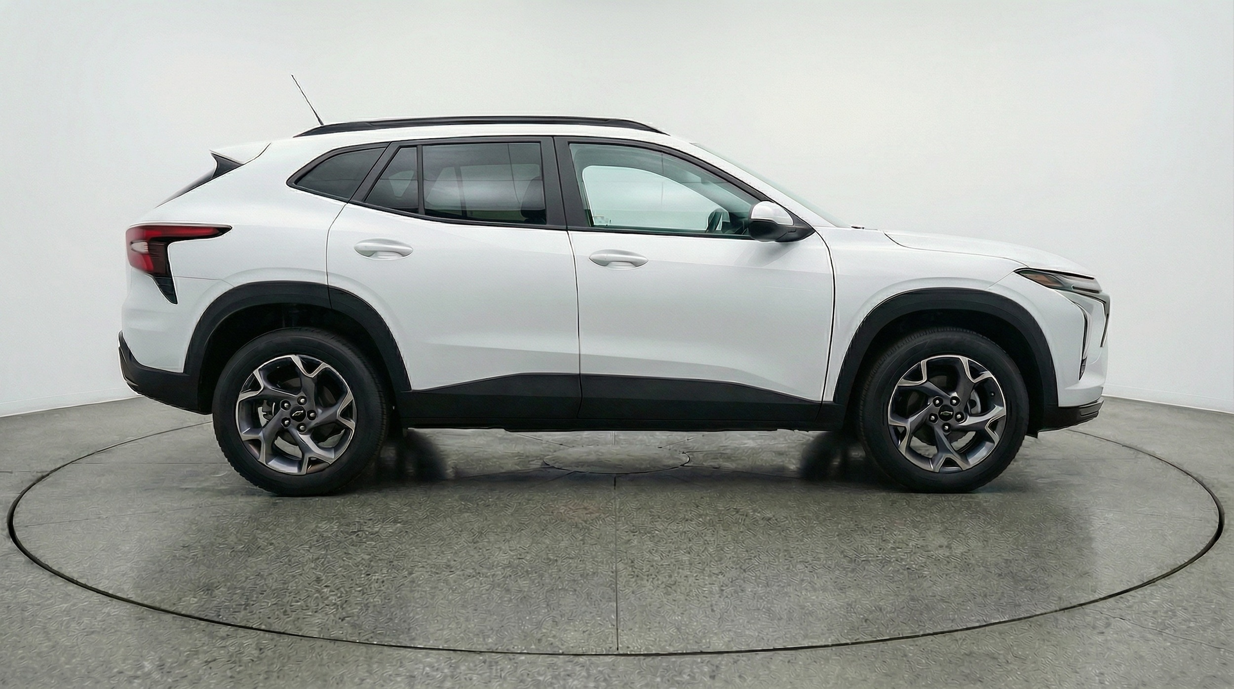 Thumbnail: 2025 Chevrolet Trax - 8