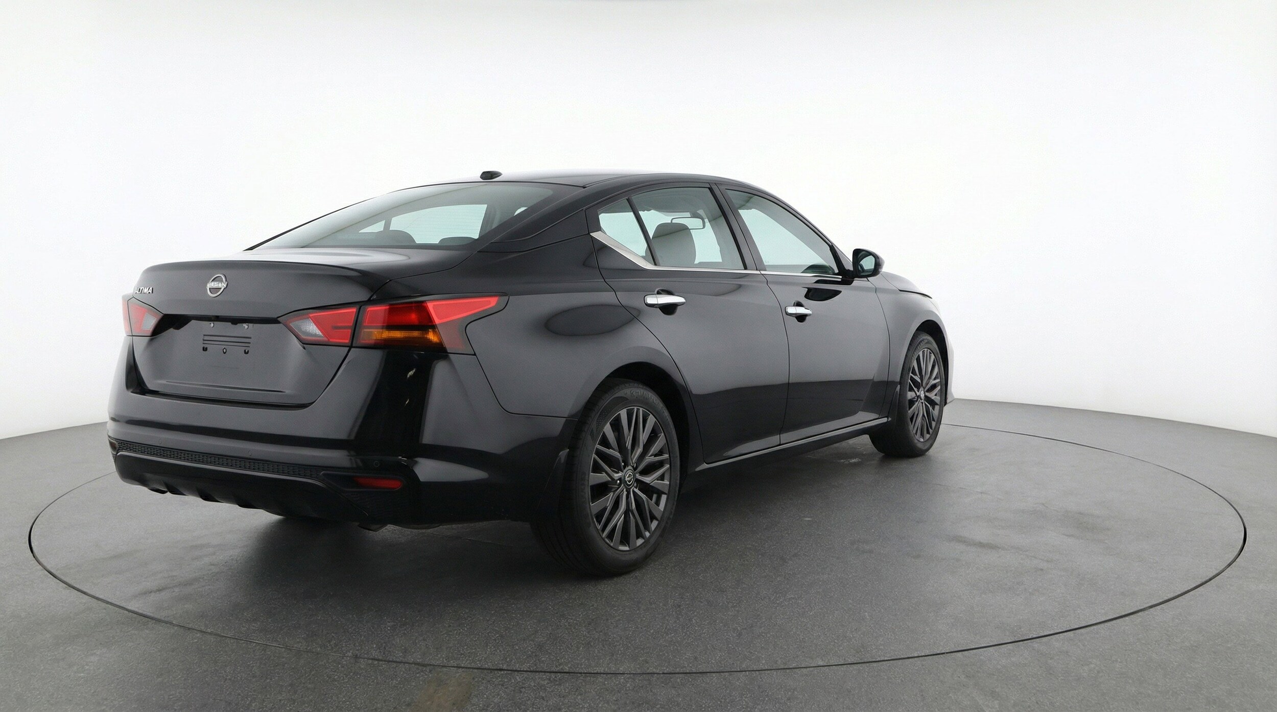 Thumbnail: 2025 Nissan Altima - 9