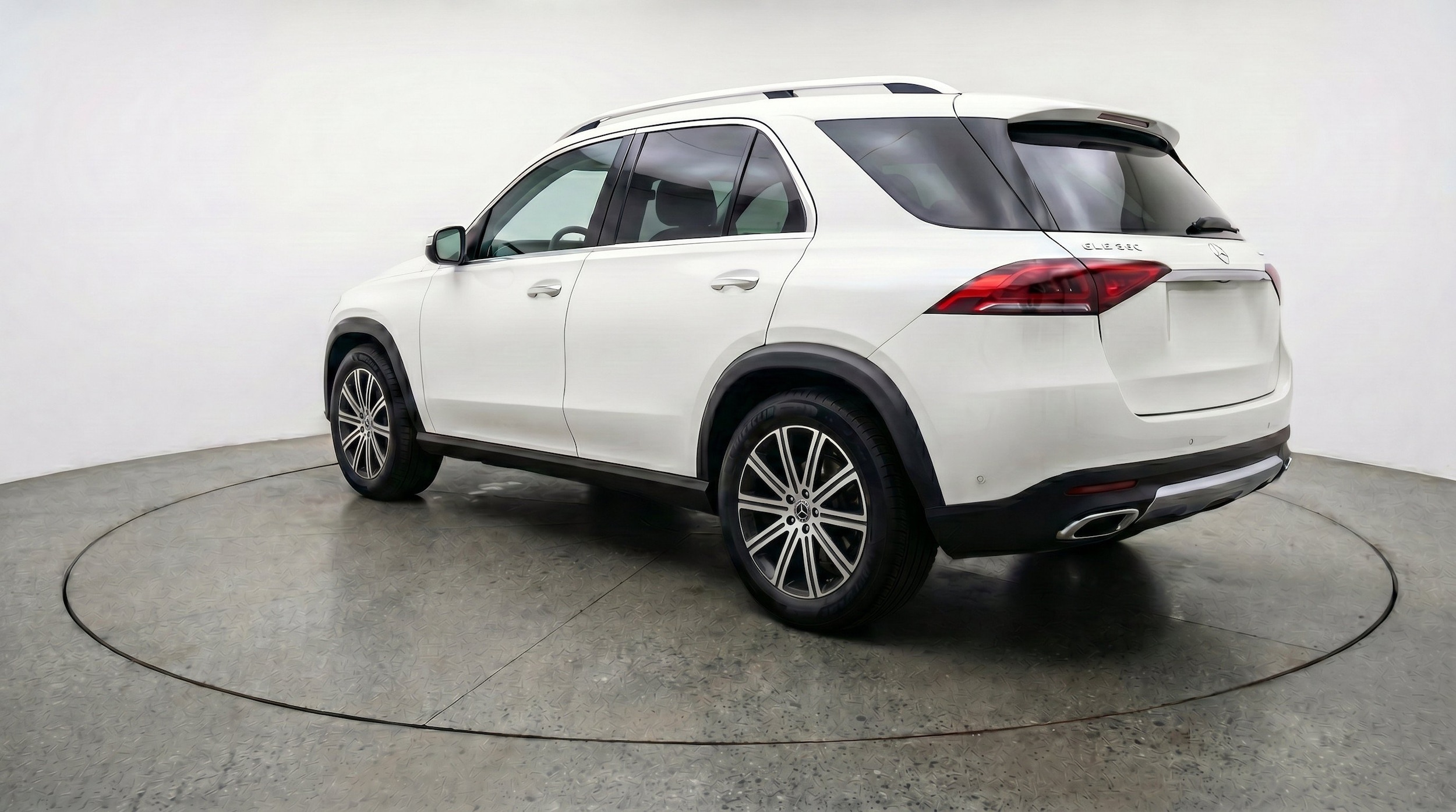 Thumbnail: 2026 Mercedes-Benz GLE - 6