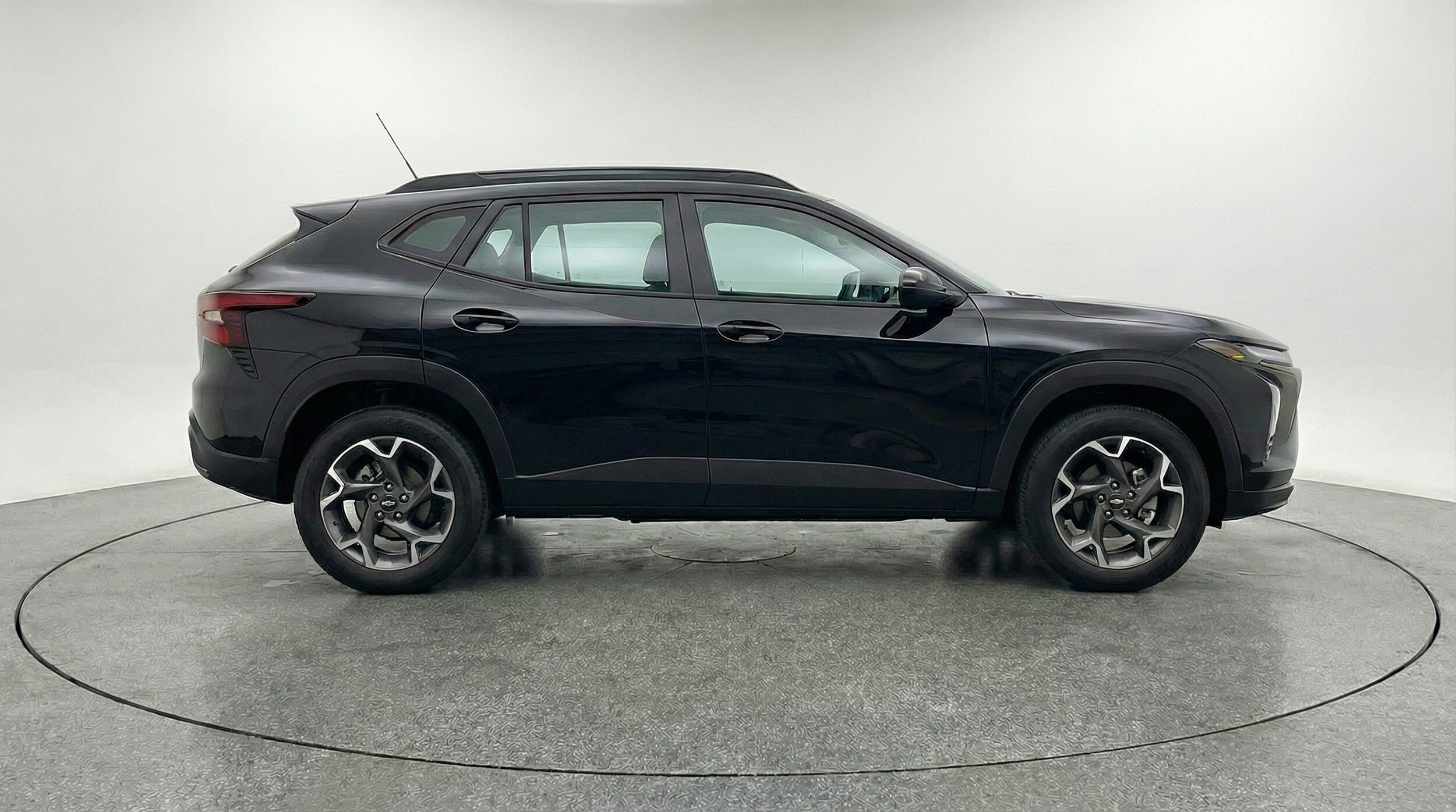 Thumbnail: 2025 Chevrolet Trax - 8