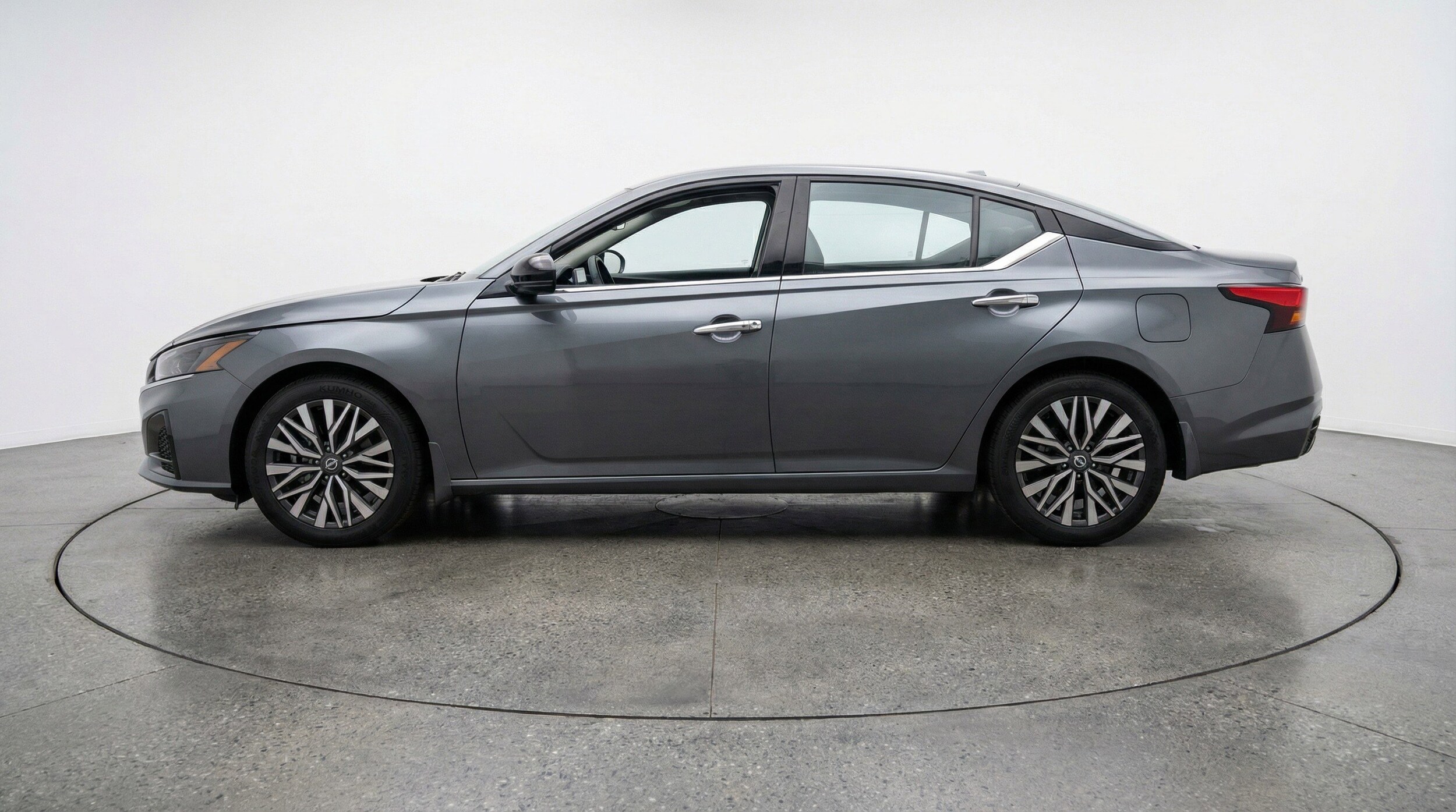 Thumbnail: 2025 Nissan Altima - 5