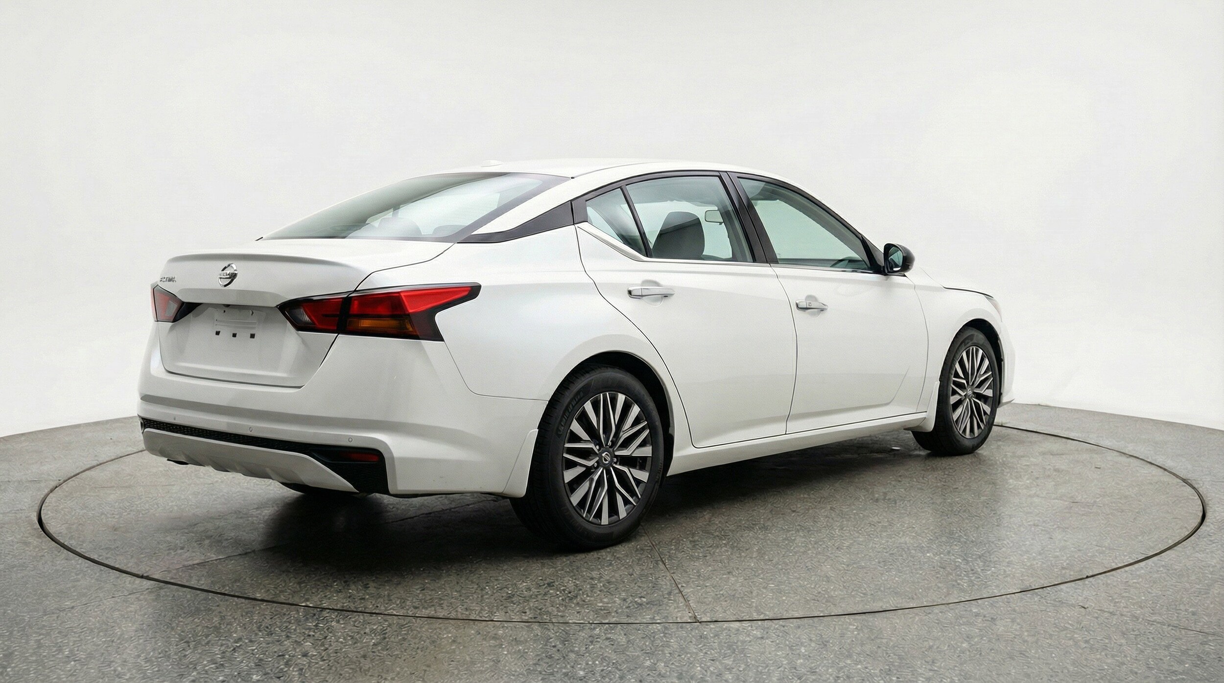 Thumbnail: 2025 Nissan Altima - 9