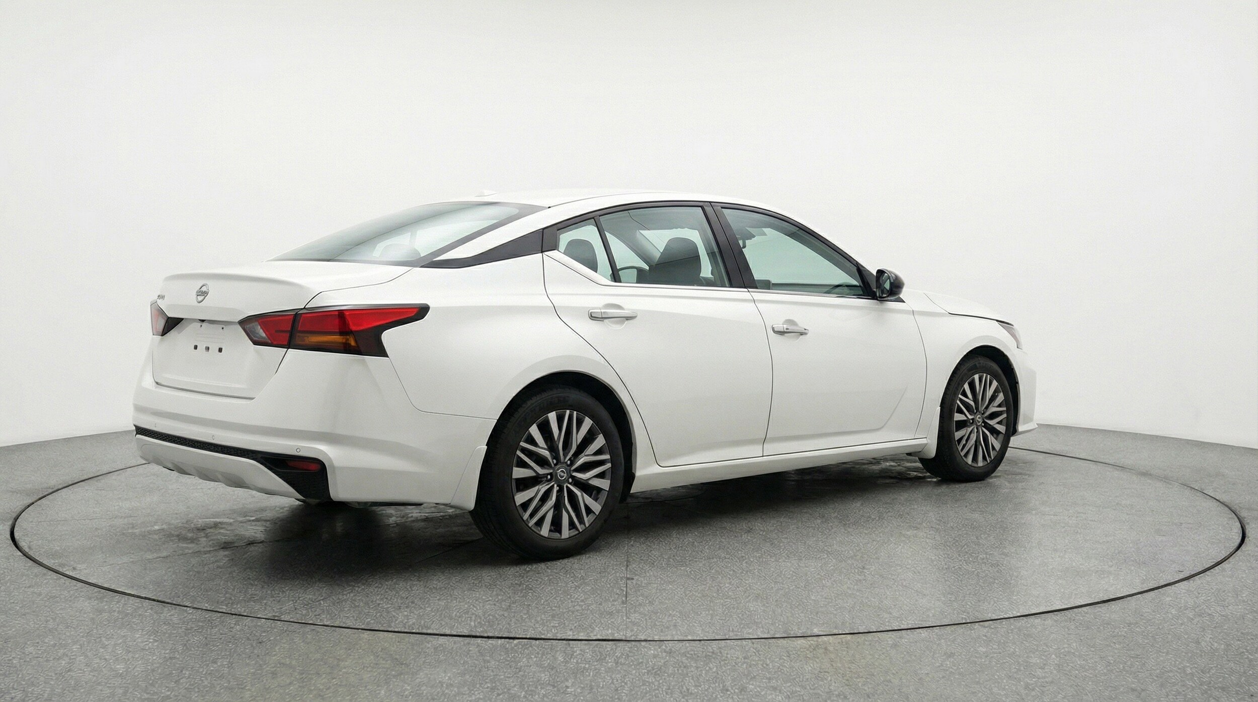 Thumbnail: 2025 Nissan Altima - 9