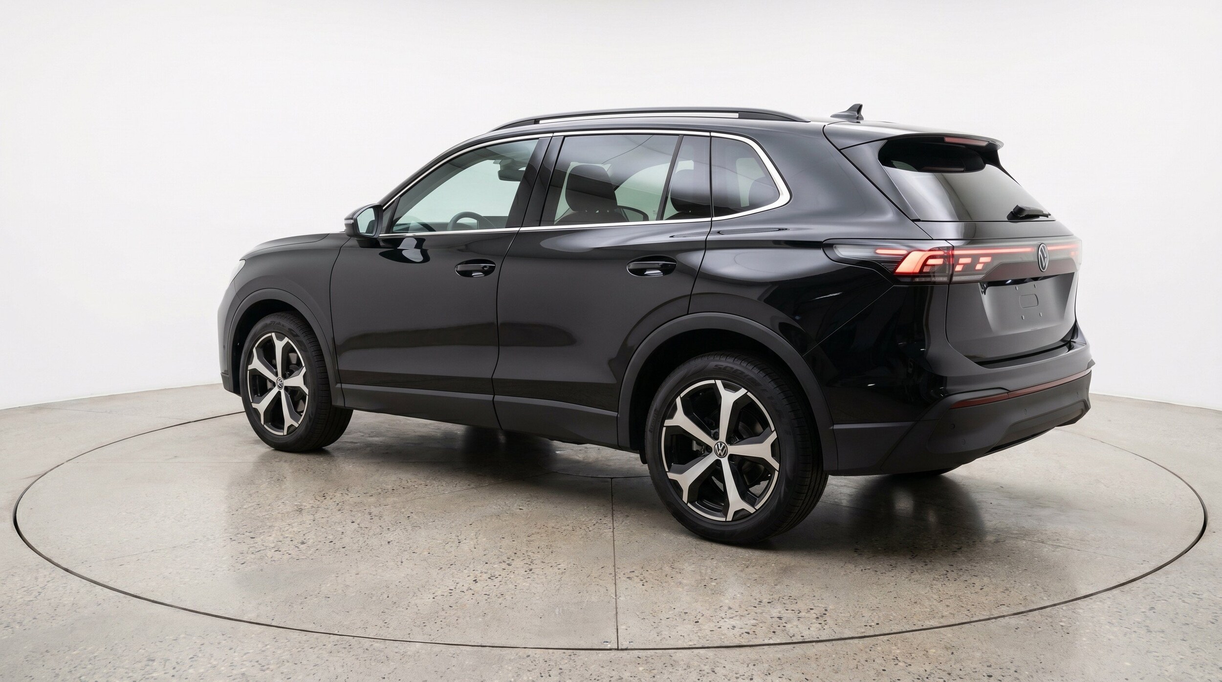 Thumbnail: 2026 Volkswagen Tiguan - 6