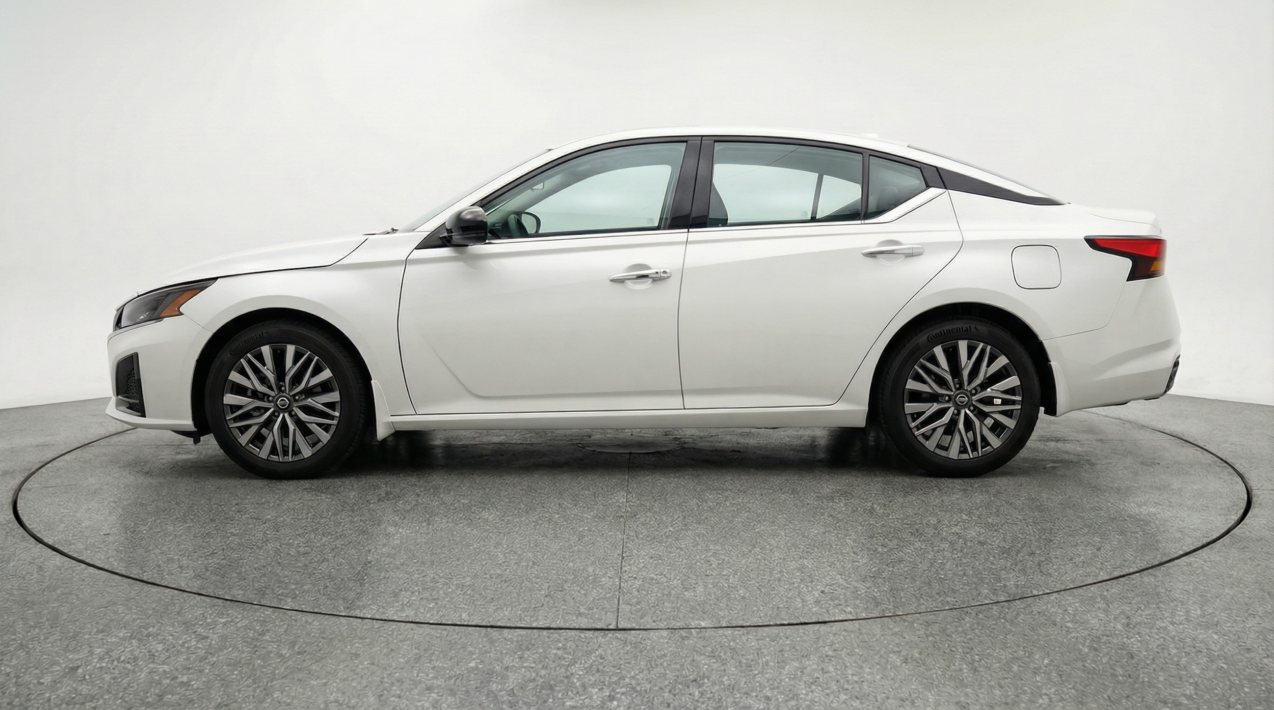 Thumbnail: 2025 Nissan Altima - 4