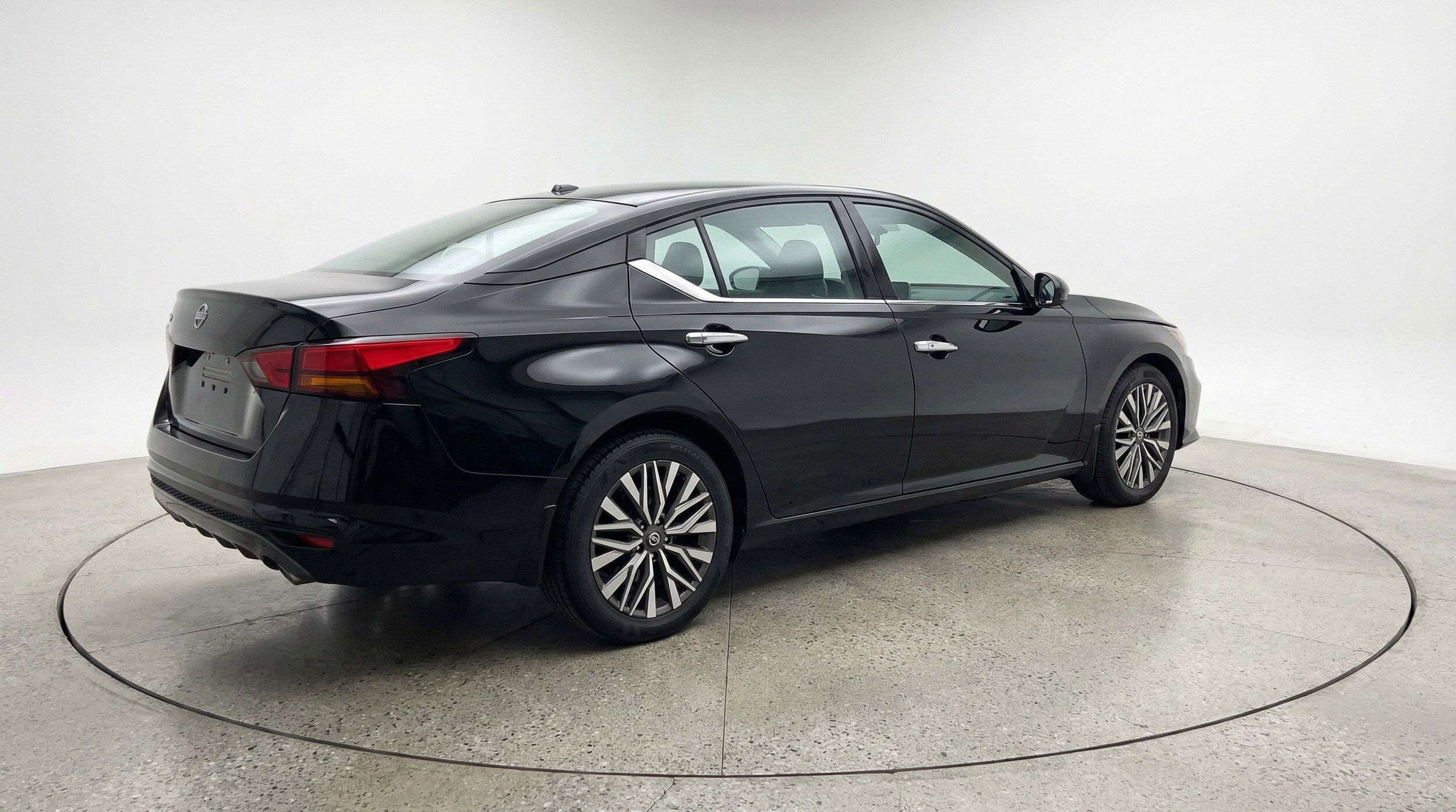 Thumbnail: 2025 Nissan Altima - 9