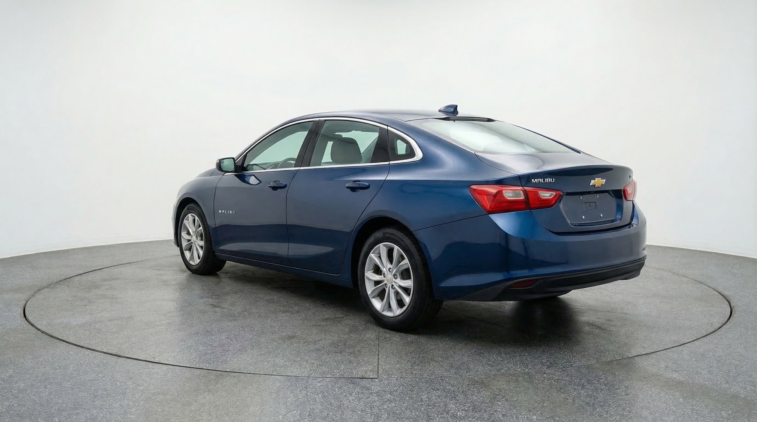 Thumbnail: 2023 Chevrolet Malibu - 6