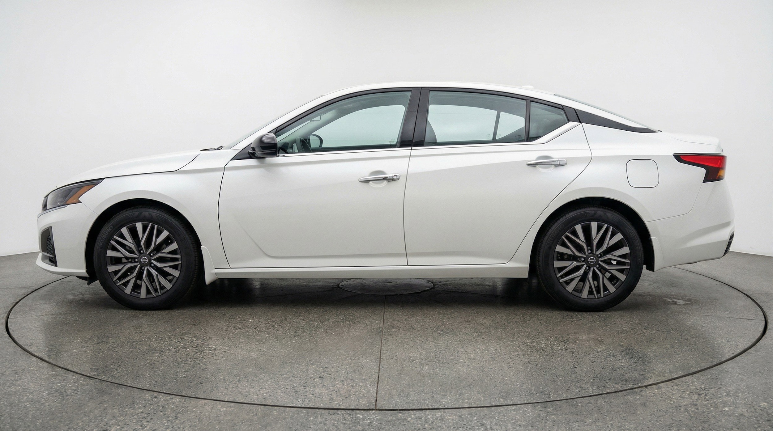 Thumbnail: 2025 Nissan Altima - 5