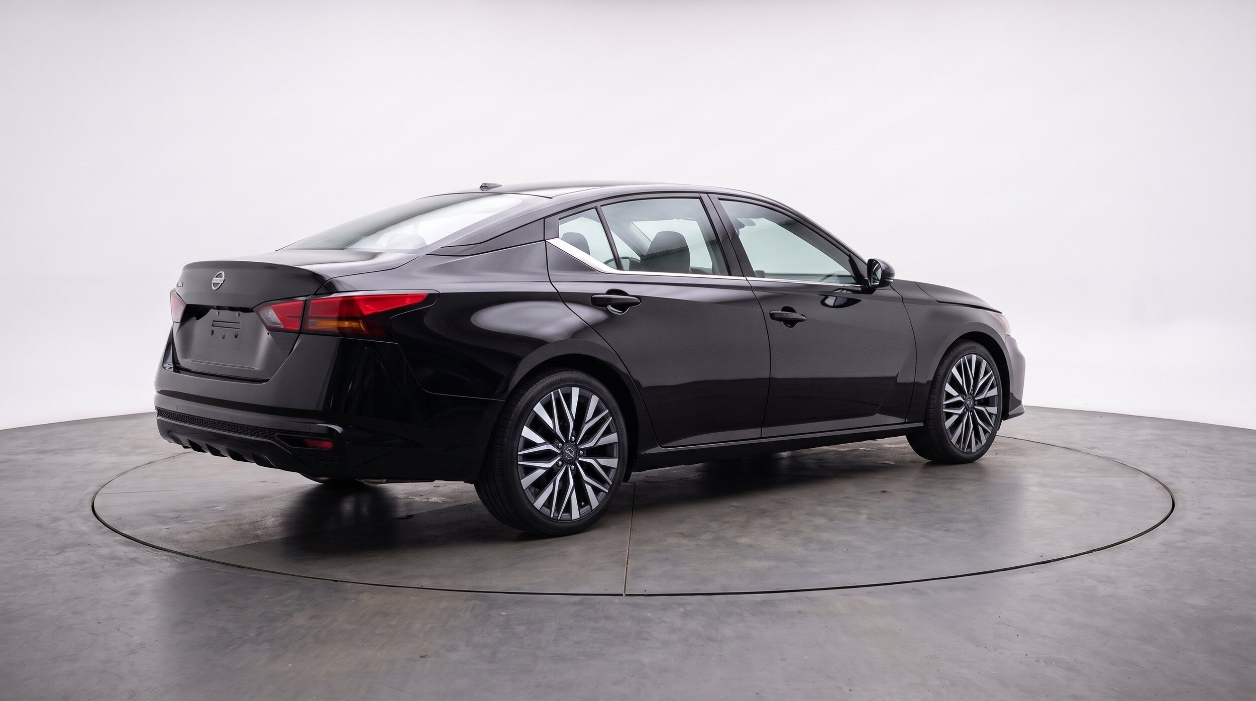 Thumbnail: 2025 Nissan Altima - 9