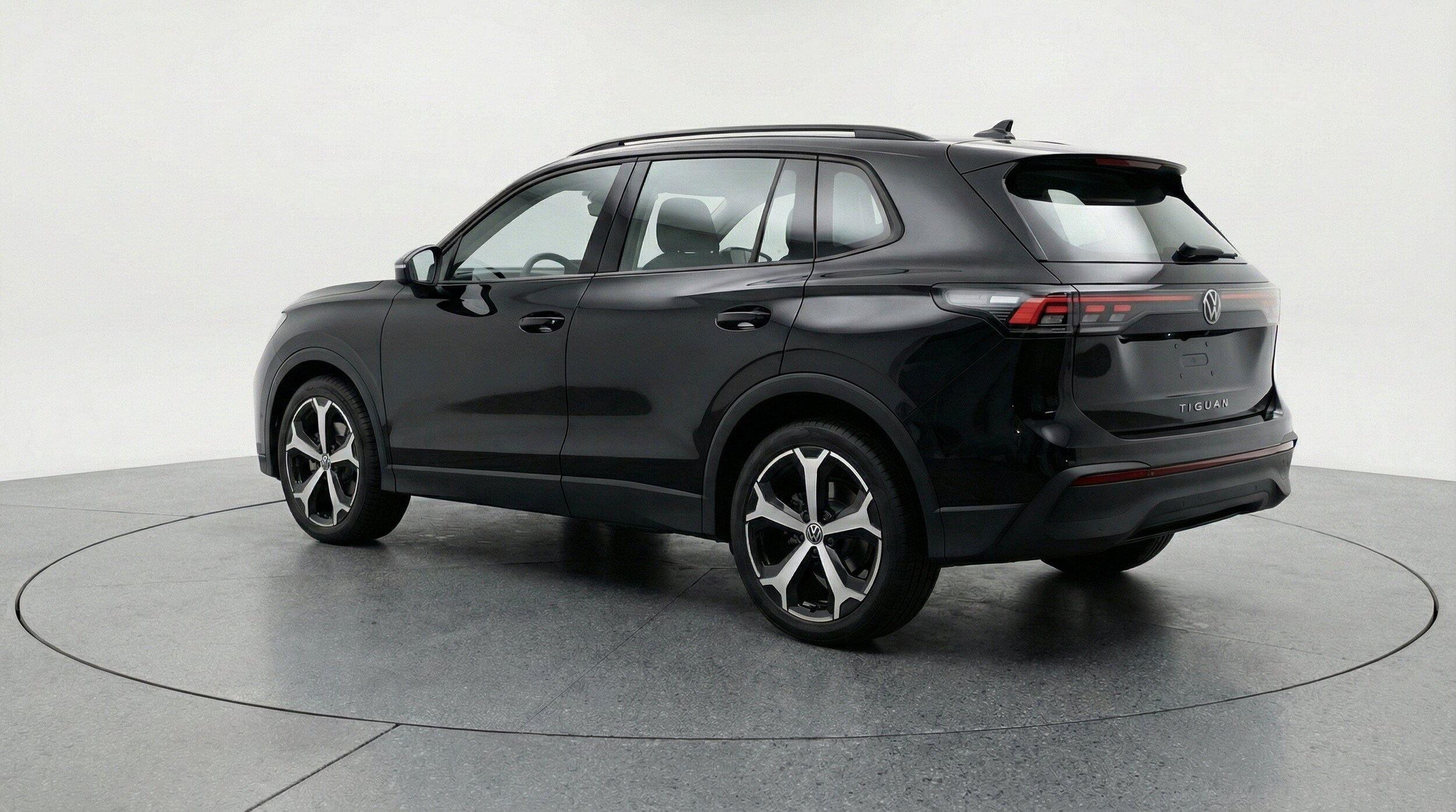 Thumbnail: 2026 Volkswagen Tiguan - 6