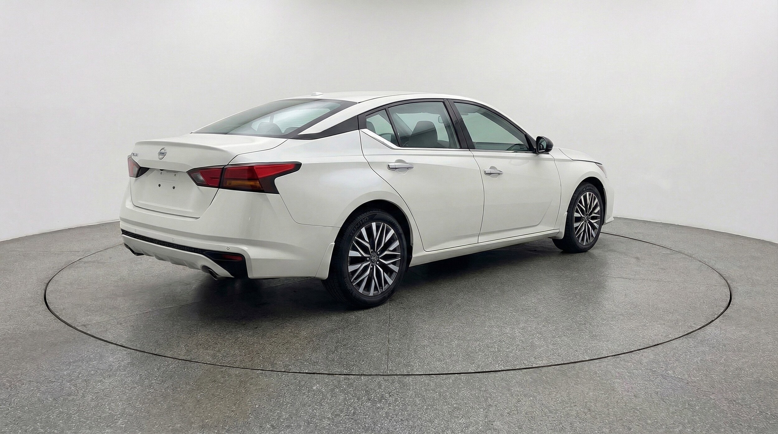Thumbnail: 2025 Nissan Altima - 9
