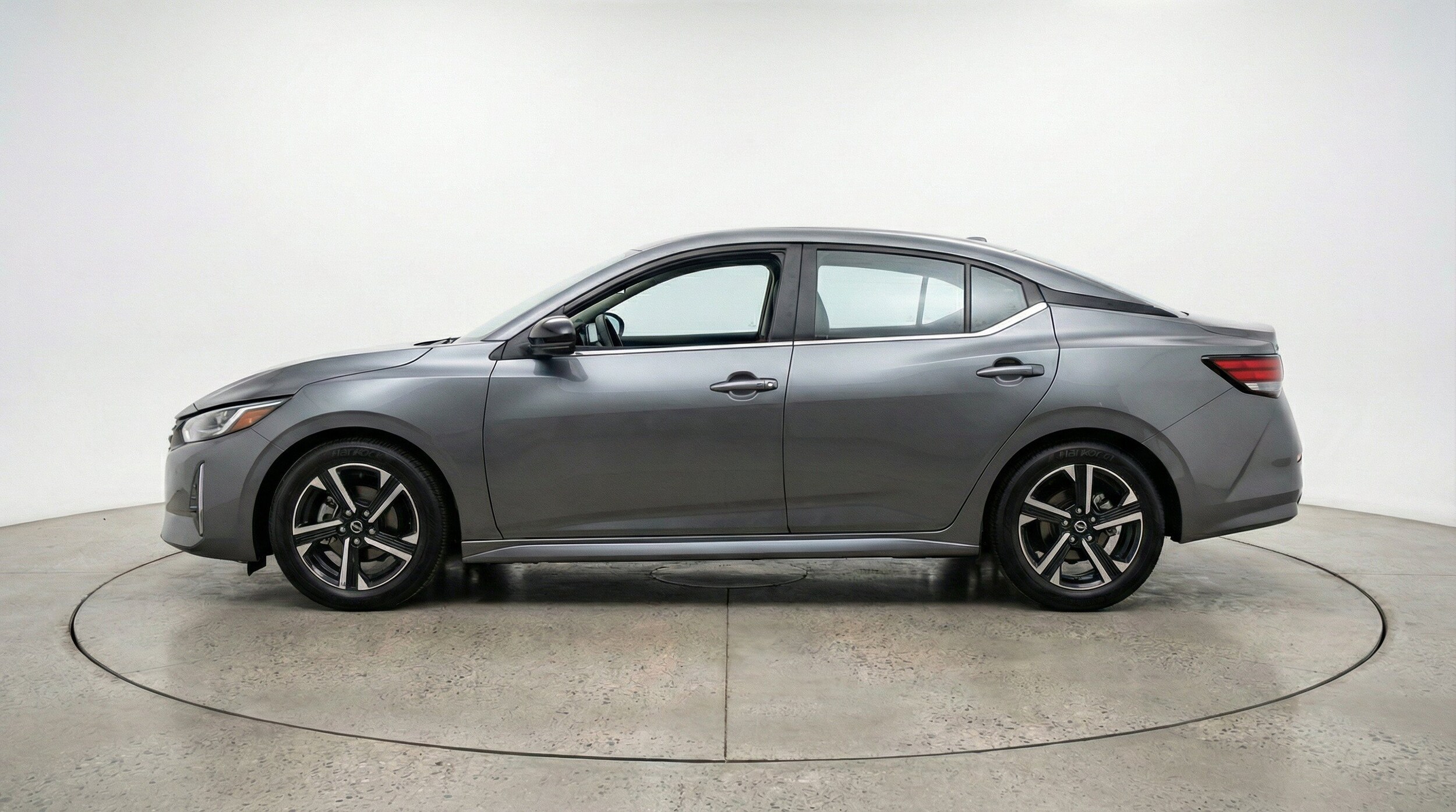 Thumbnail: 2025 Nissan Sentra - 5