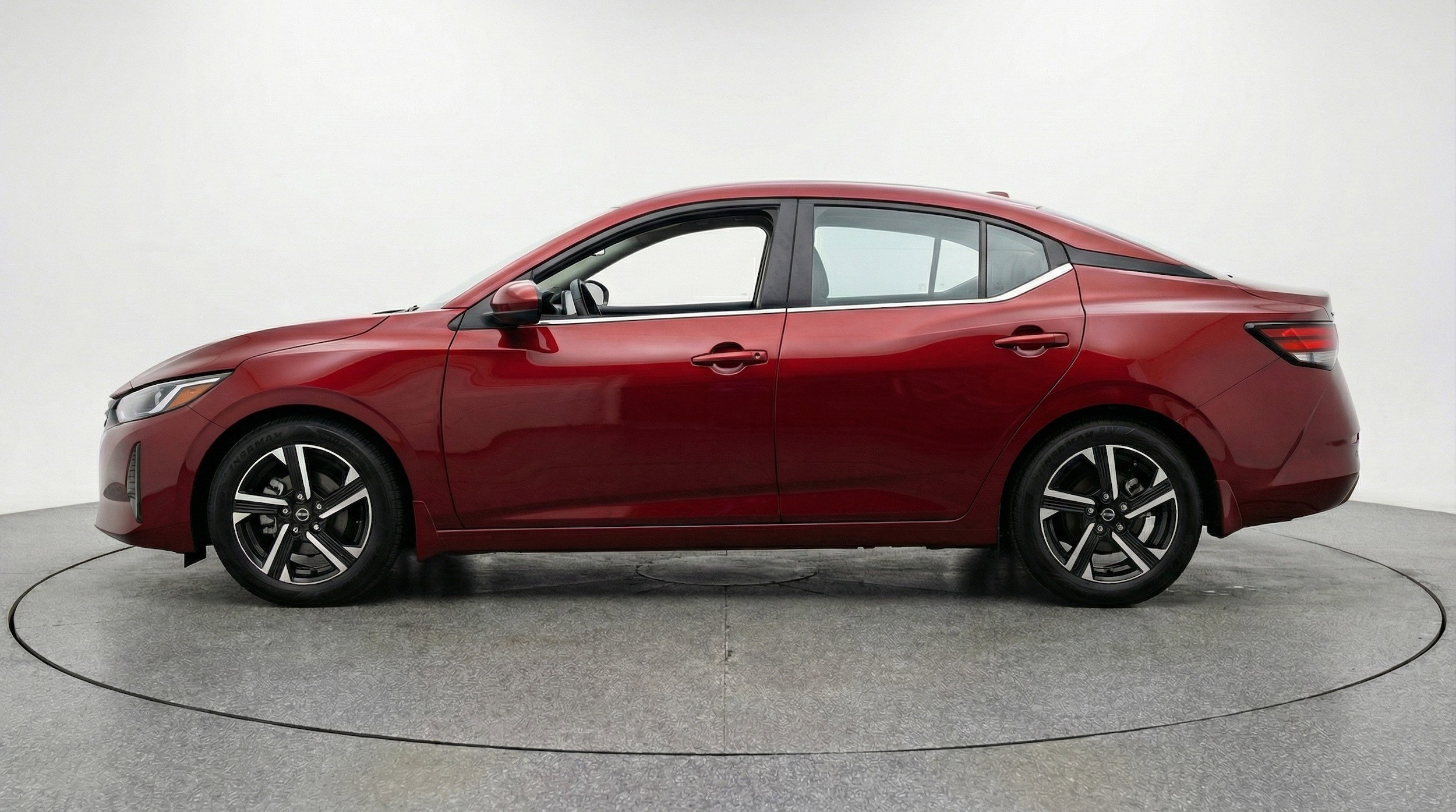 Thumbnail: 2025 Nissan Sentra - 5