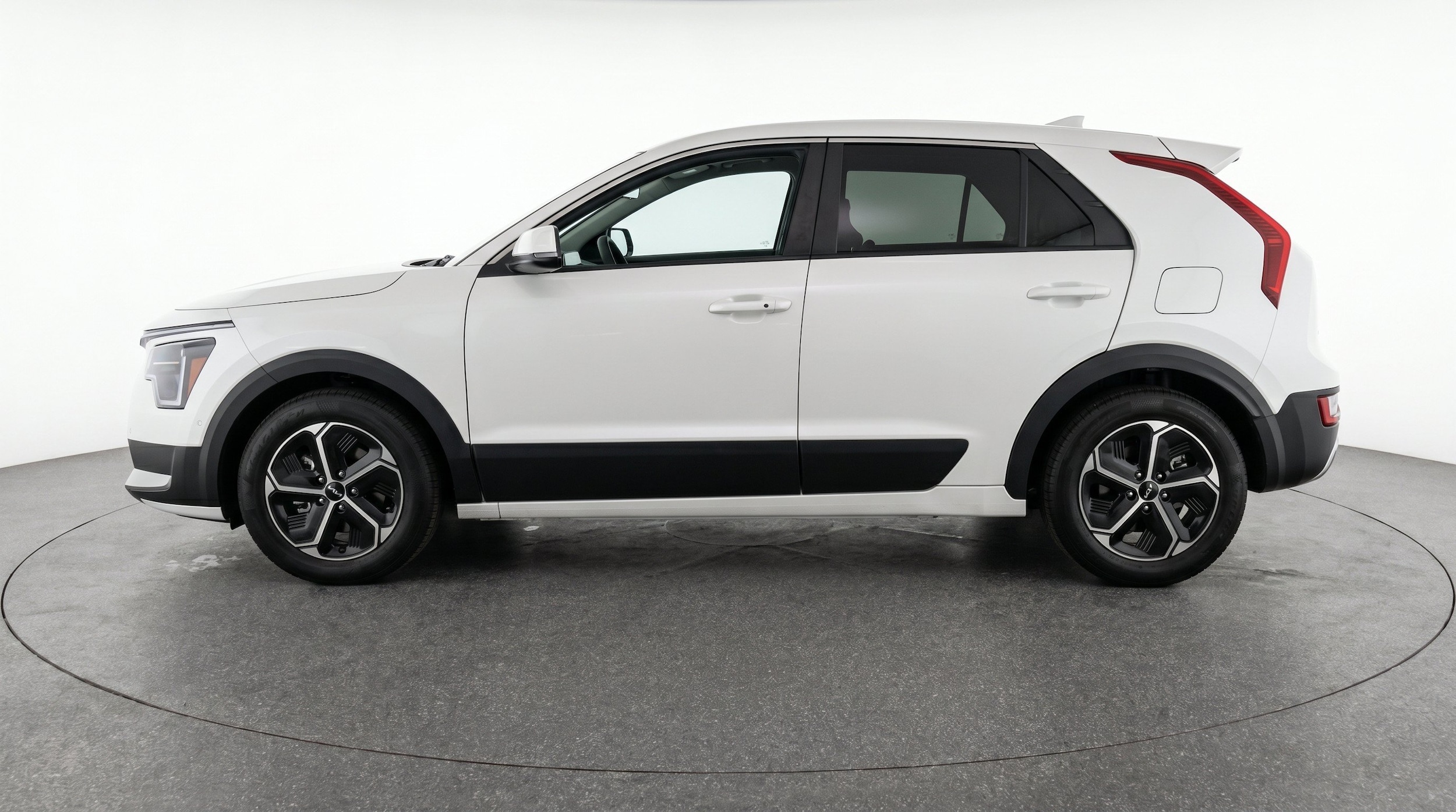 Thumbnail: 2026 Kia Niro - 5
