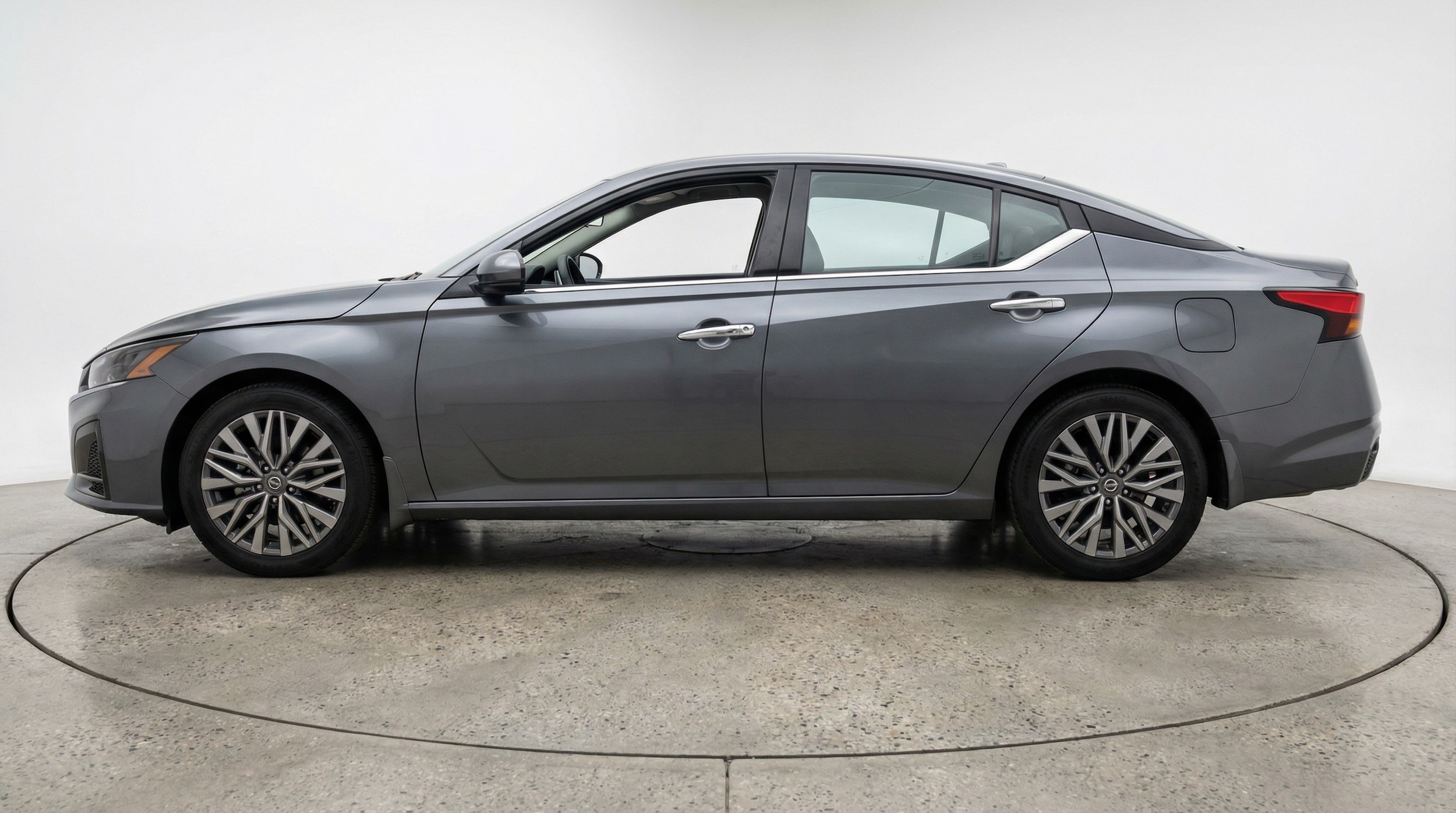 Thumbnail: 2025 Nissan Altima - 4