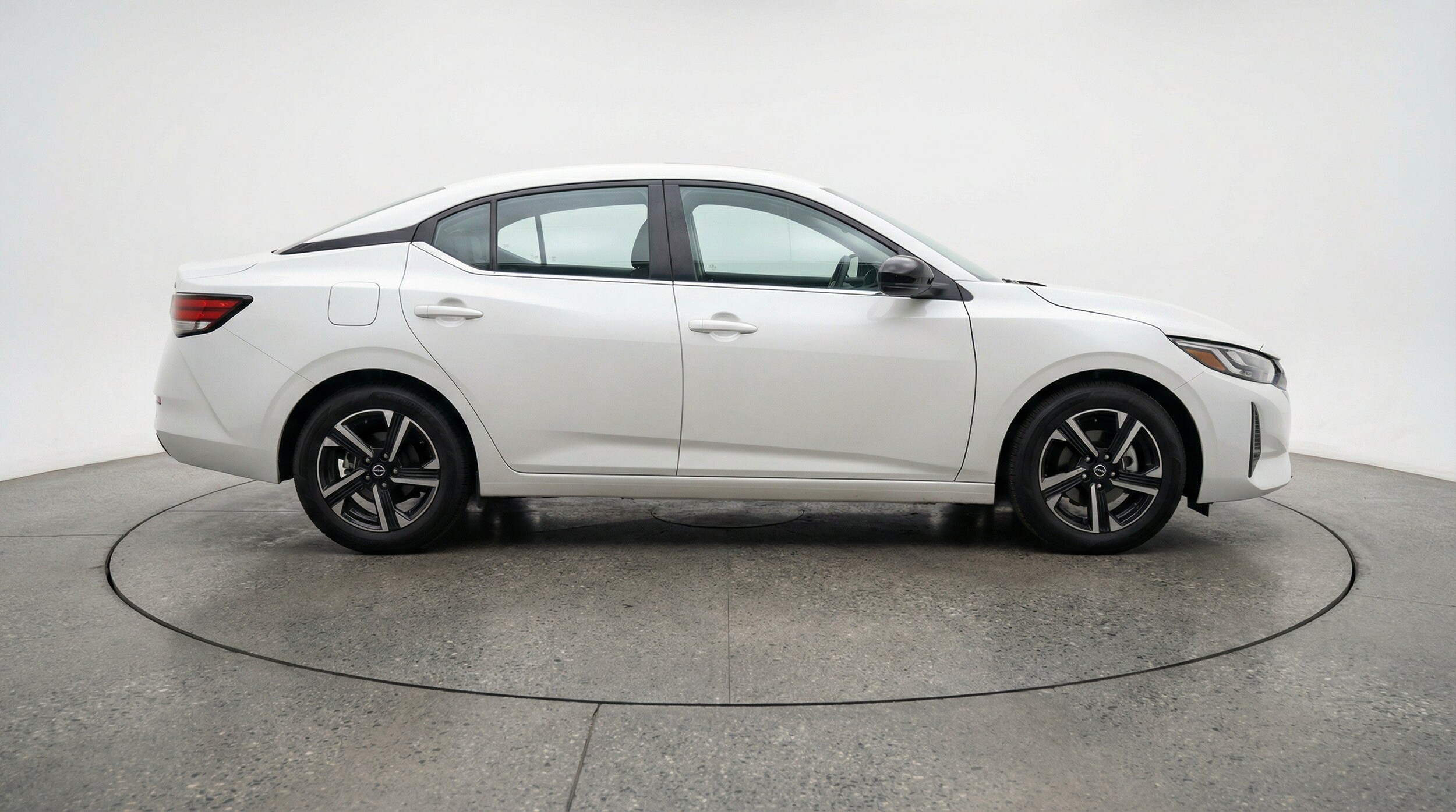 Thumbnail: 2025 Nissan Sentra - 10