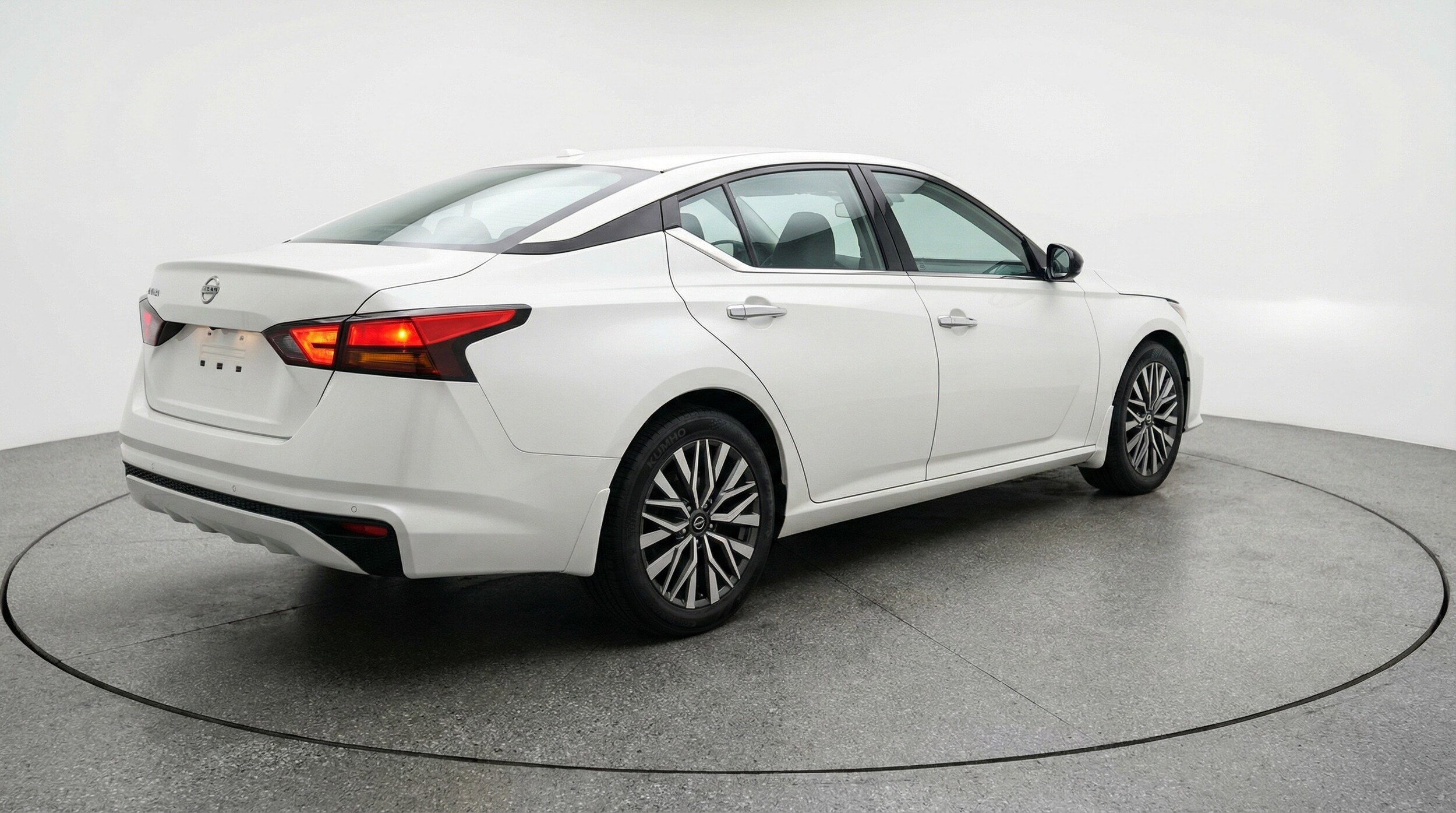 Thumbnail: 2025 Nissan Altima - 9