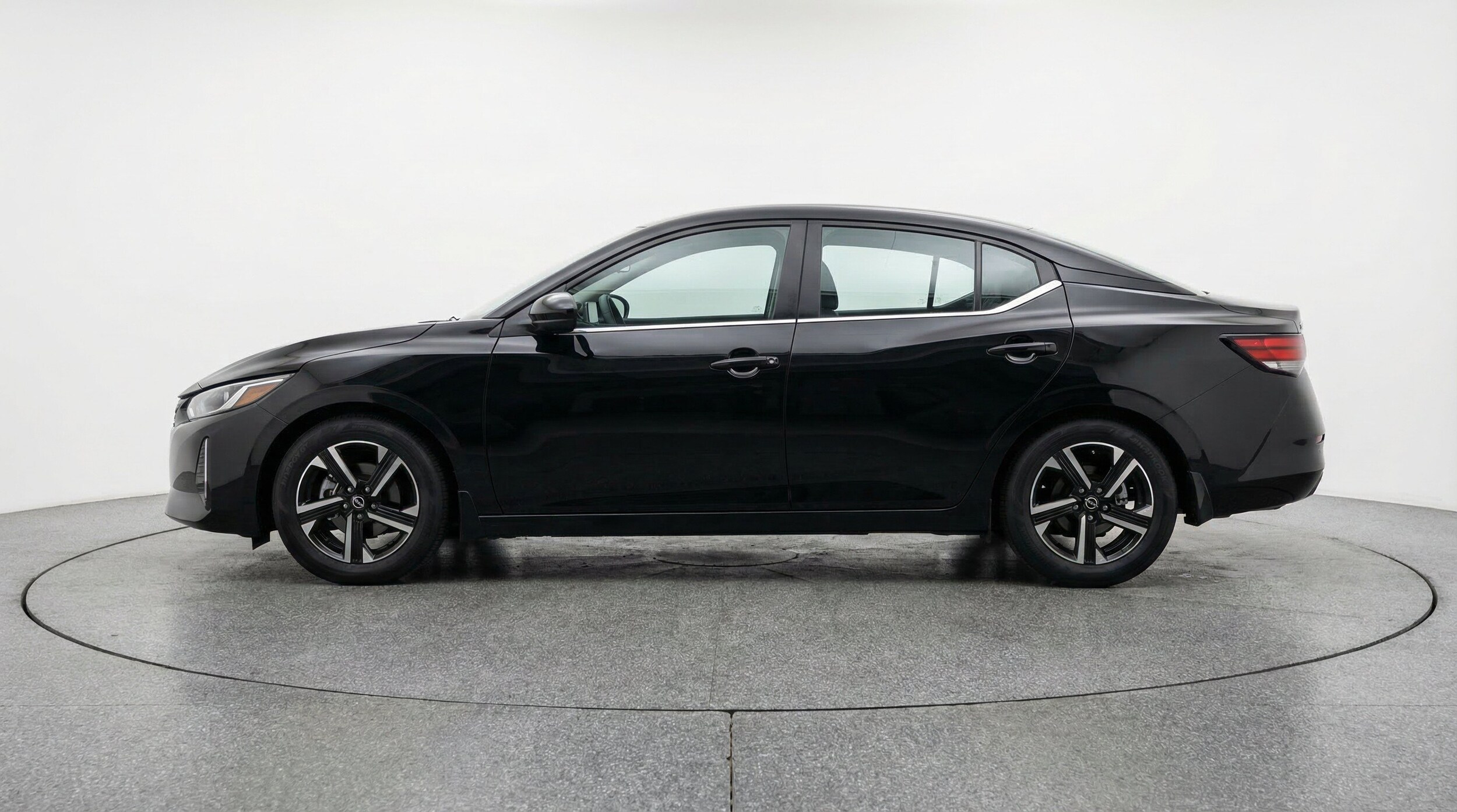 Thumbnail: 2025 Nissan Sentra - 5
