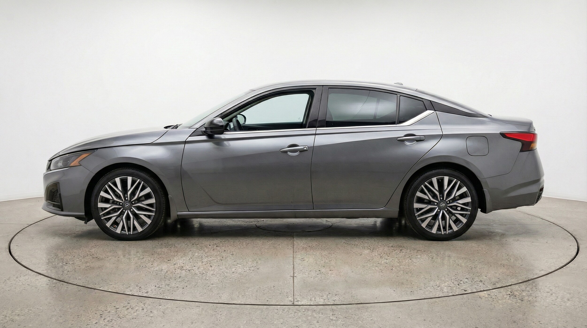 Thumbnail: 2025 Nissan Altima - 4