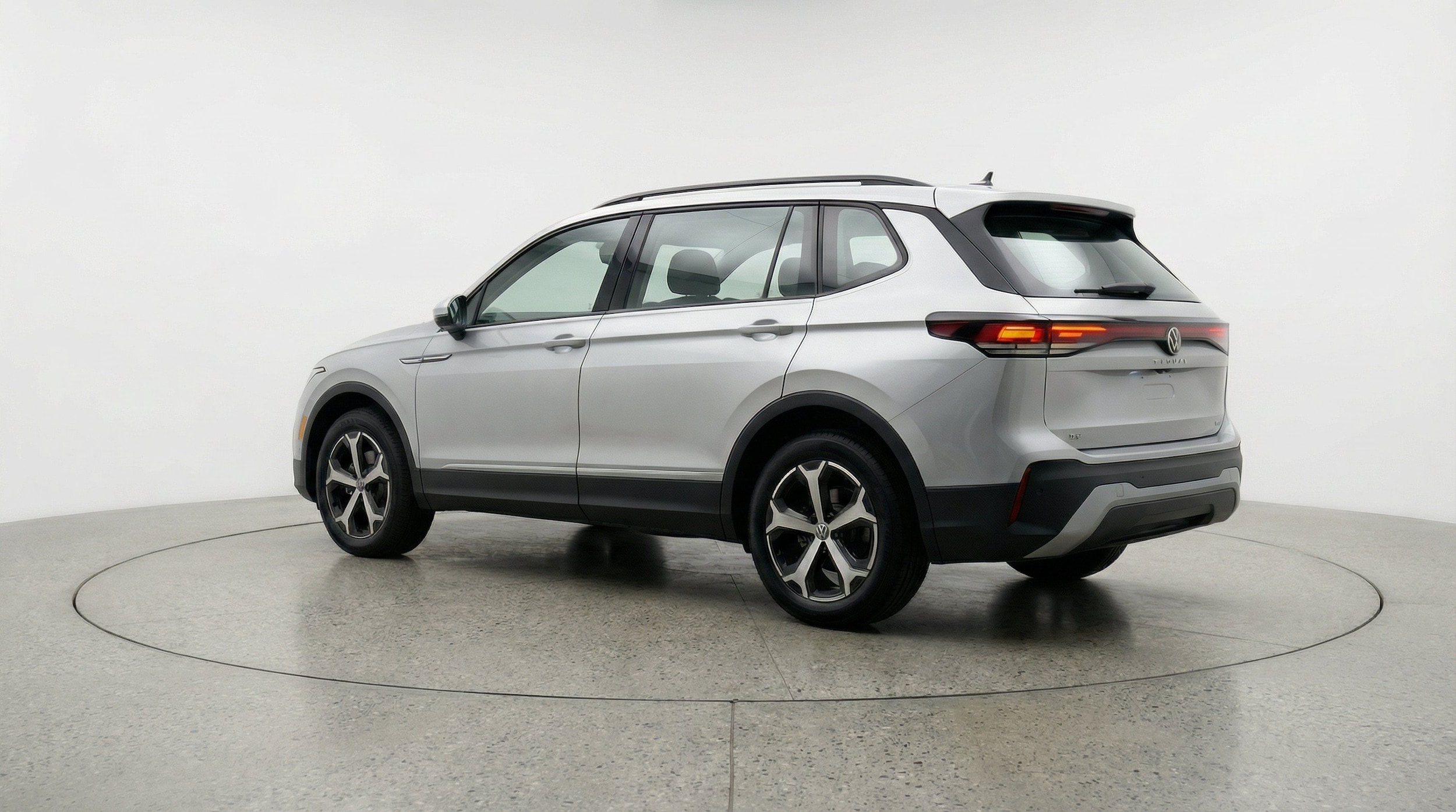 Thumbnail: 2026 Volkswagen Tiguan - 6