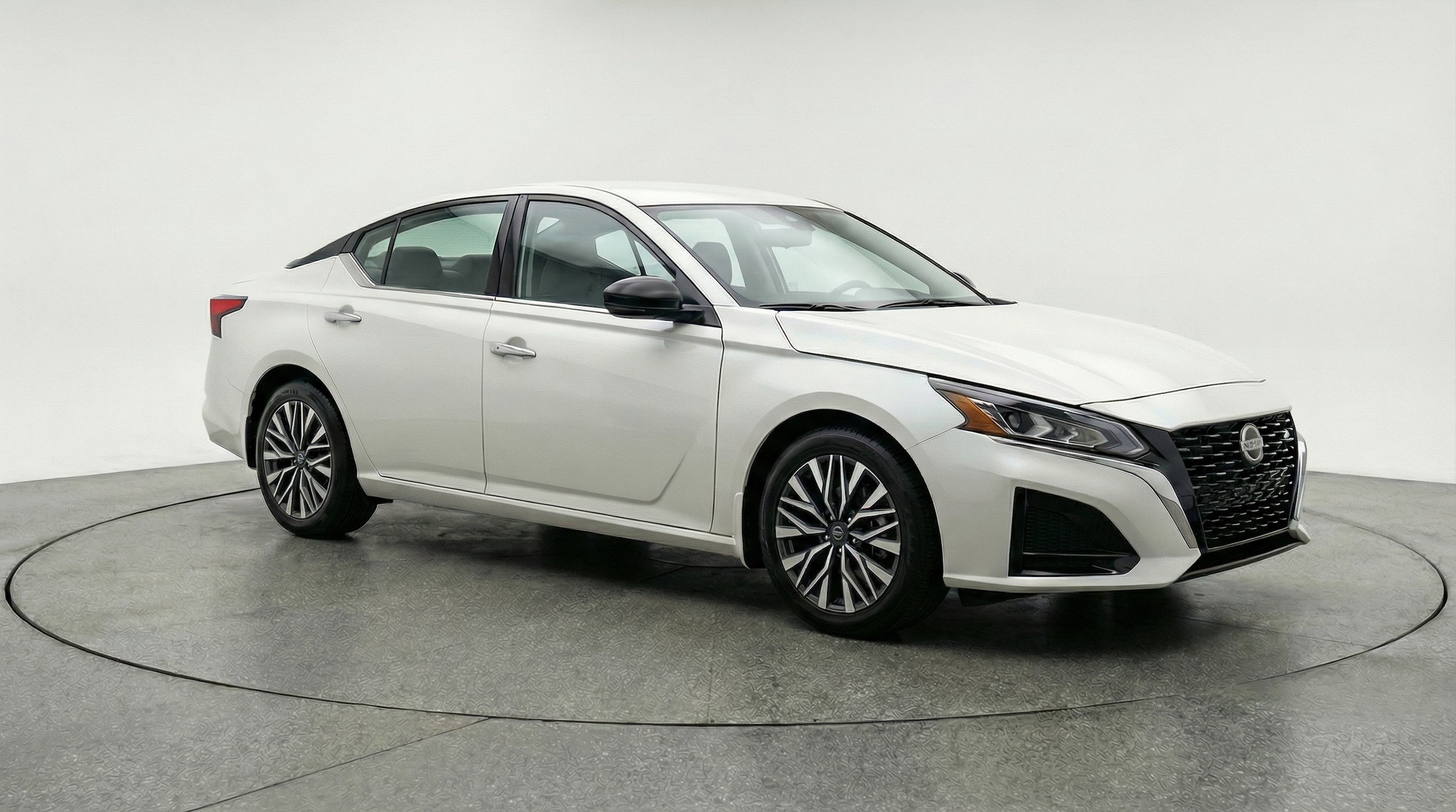 Thumbnail: 2025 Nissan Altima - 1